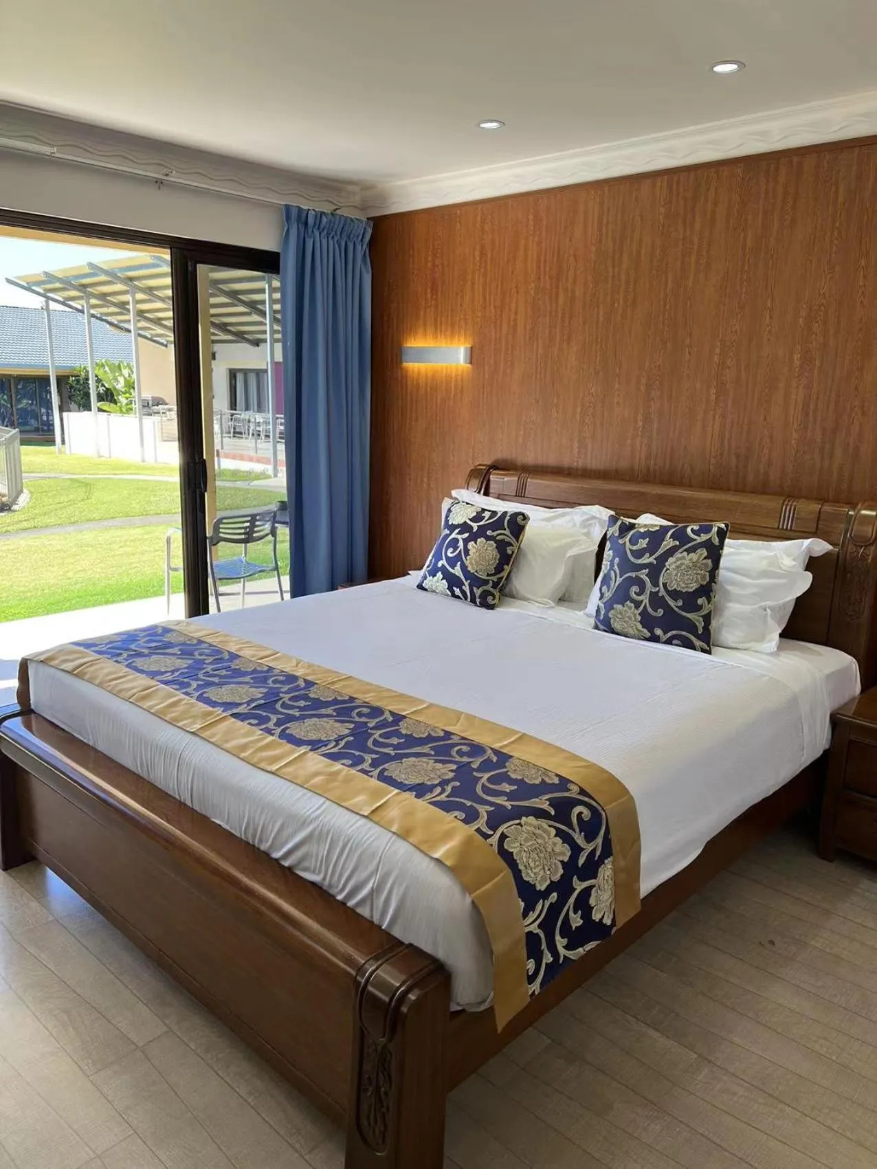 Bed in Oxley Motor Inn