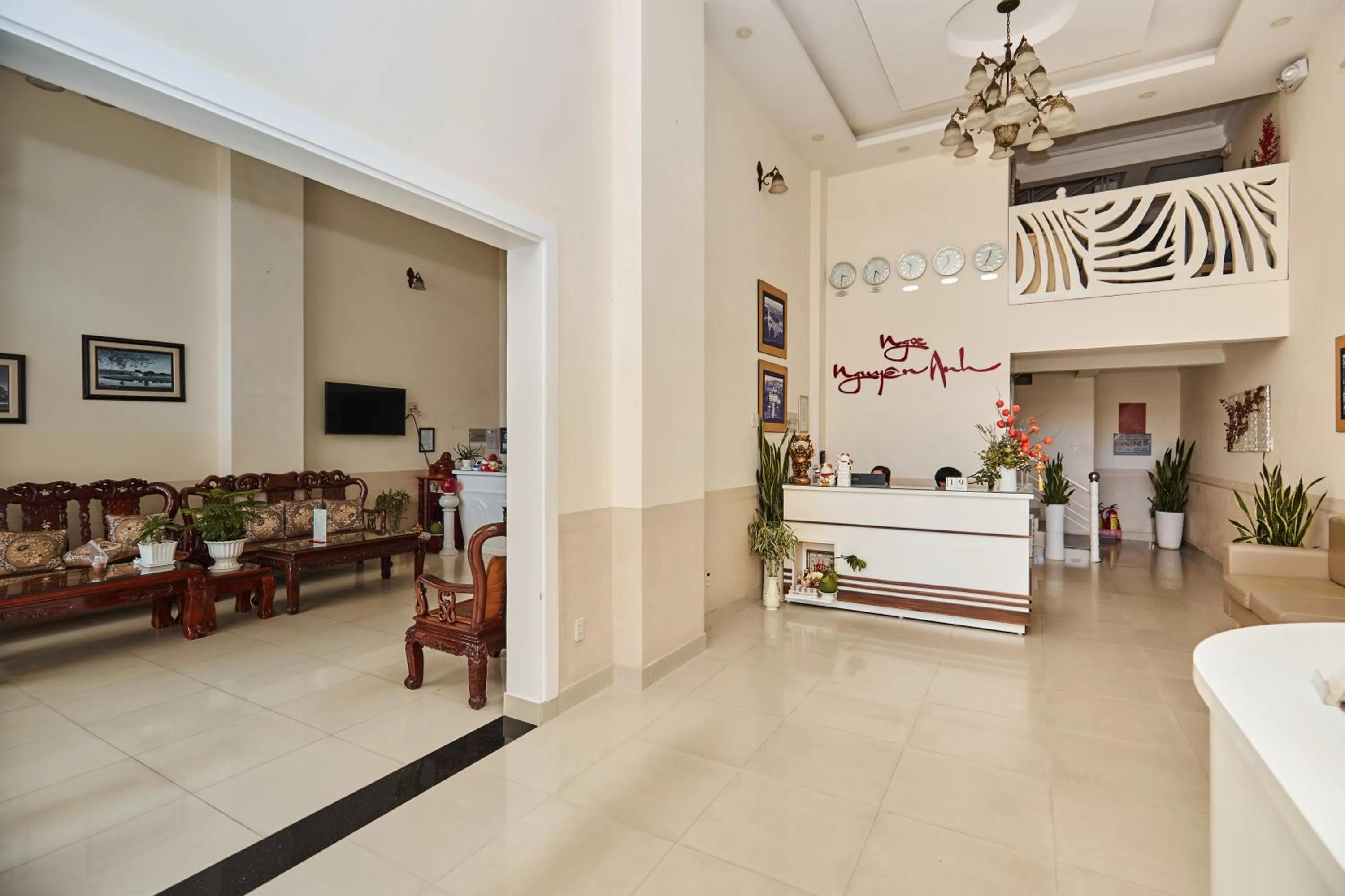 Communal lounge/ TV room in Ngoc Nguyen Anh Hotel Da Lat