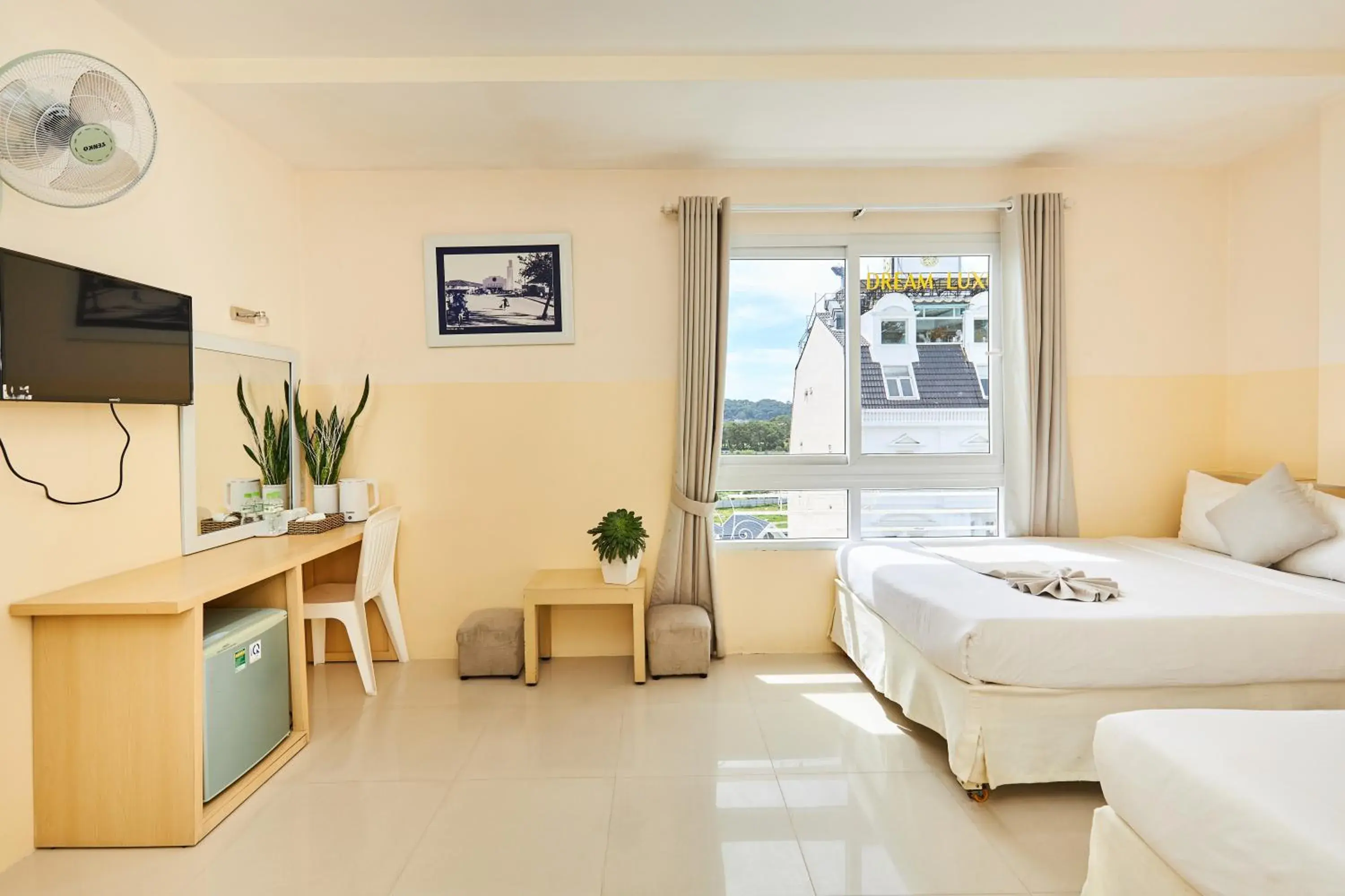 Communal lounge/ TV room, Bed in Ngoc Nguyen Anh Hotel Da Lat Communal lounge/ TV room, Bed in Ngoc Nguyen Anh Hotel Da Lat