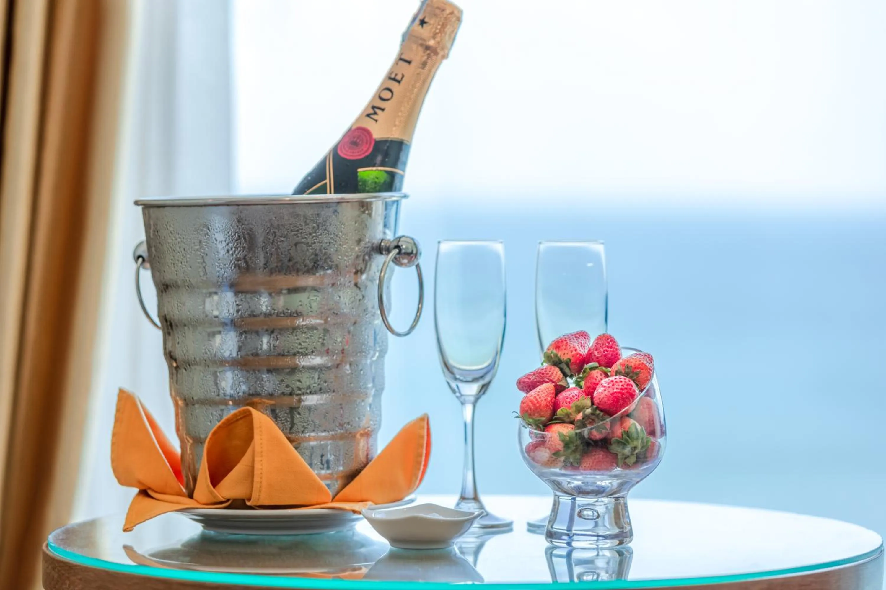 Food and drinks in Serene Beach Hotel Danang