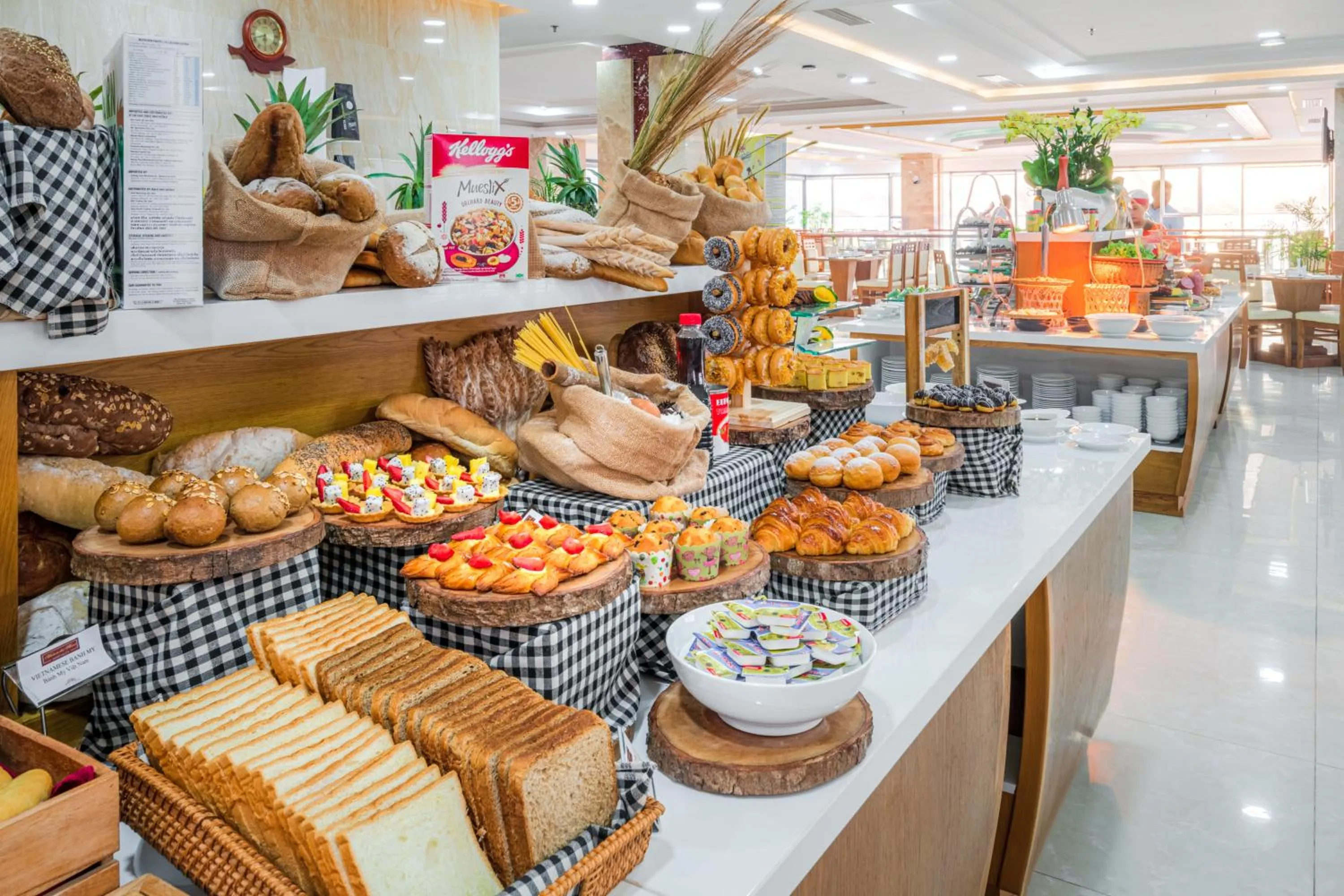 Restaurant/places to eat in Serene Beach Hotel Danang