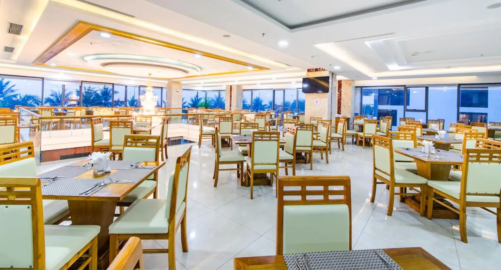 Restaurant/places to eat in Serene Beach Hotel Danang Restaurant/places to eat in Serene Beach Hotel Danang