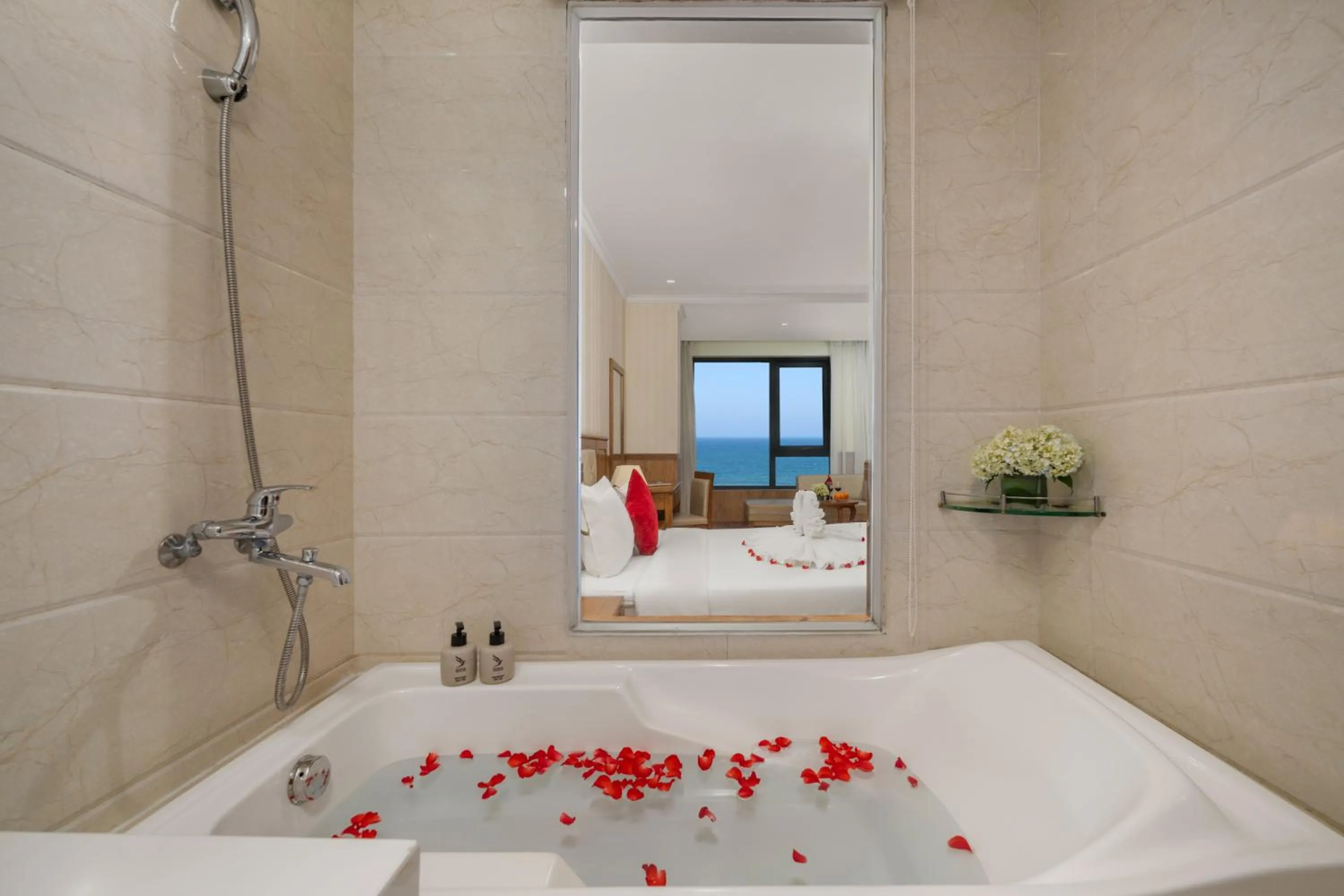 Serene Beach Hotel Danang