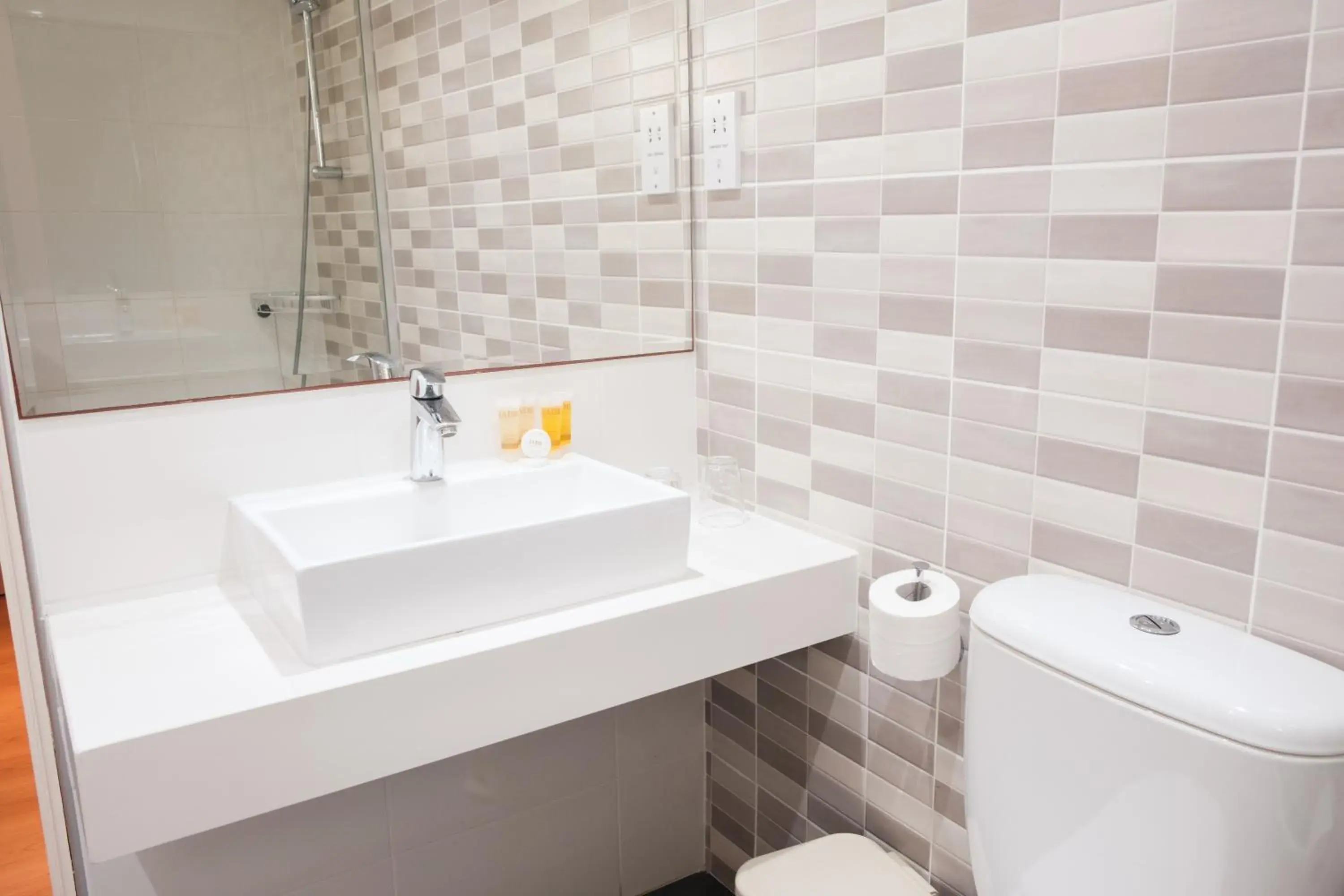 Superior Twin Room in Kapetanios Bay Hotel Protaras Superior Twin Room in Kapetanios Bay Hotel Protaras