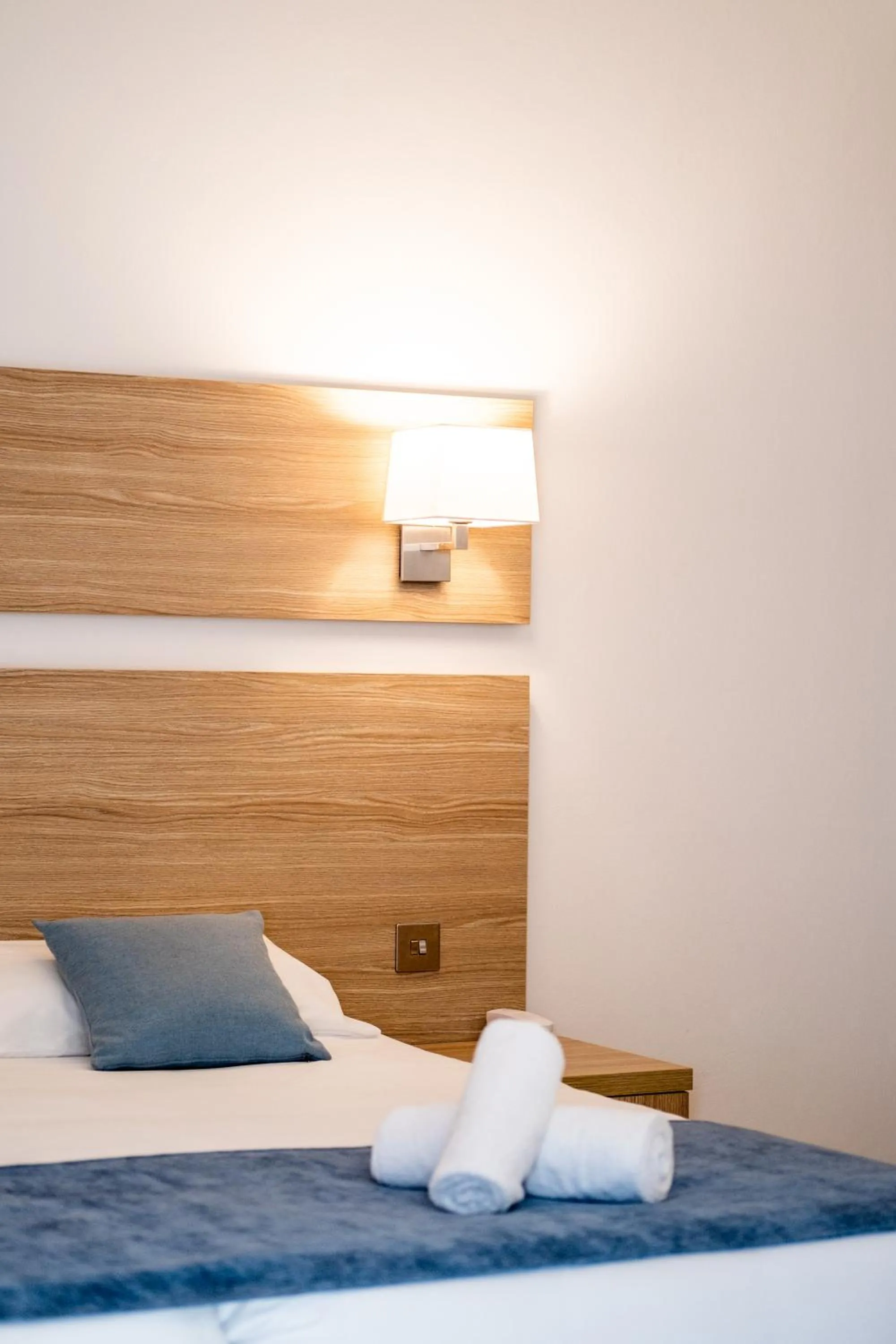 Bedroom, Bed in Kapetanios Bay Hotel Protaras