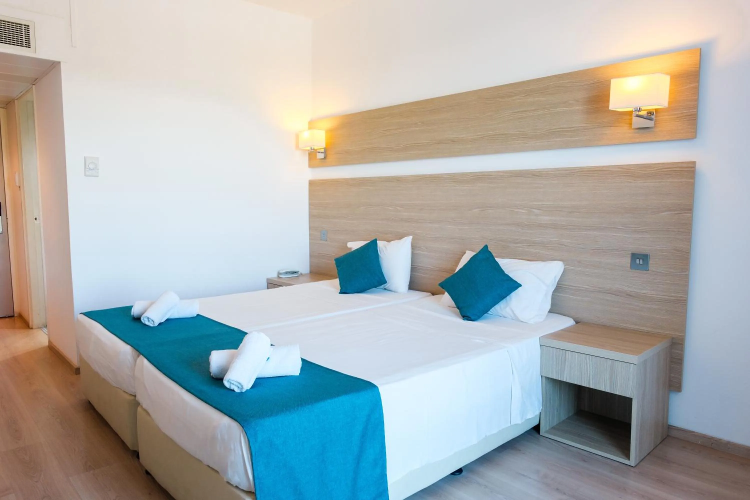 Bed in Kapetanios Bay Hotel Protaras