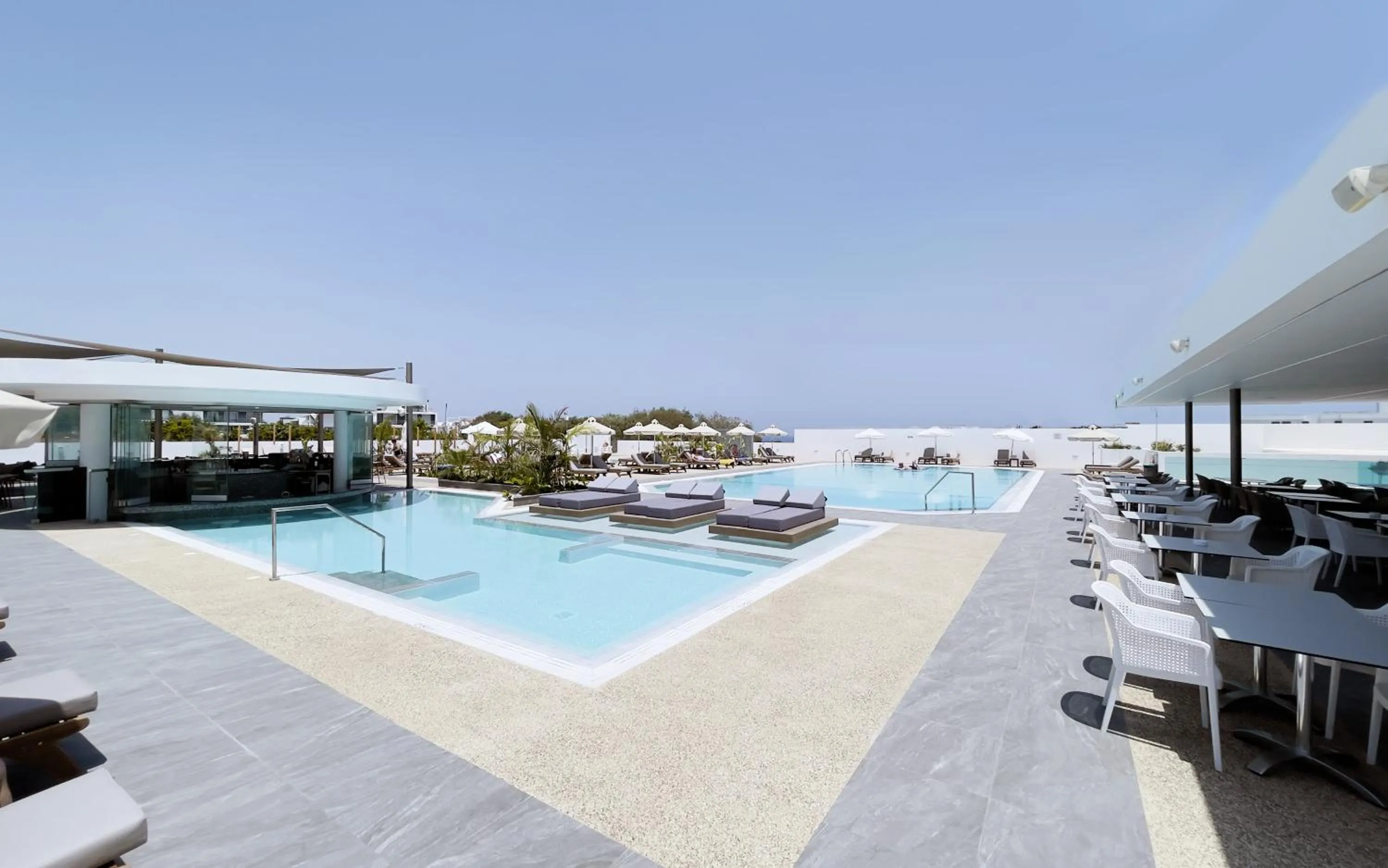 Lounge or bar in Kapetanios Bay Hotel Protaras