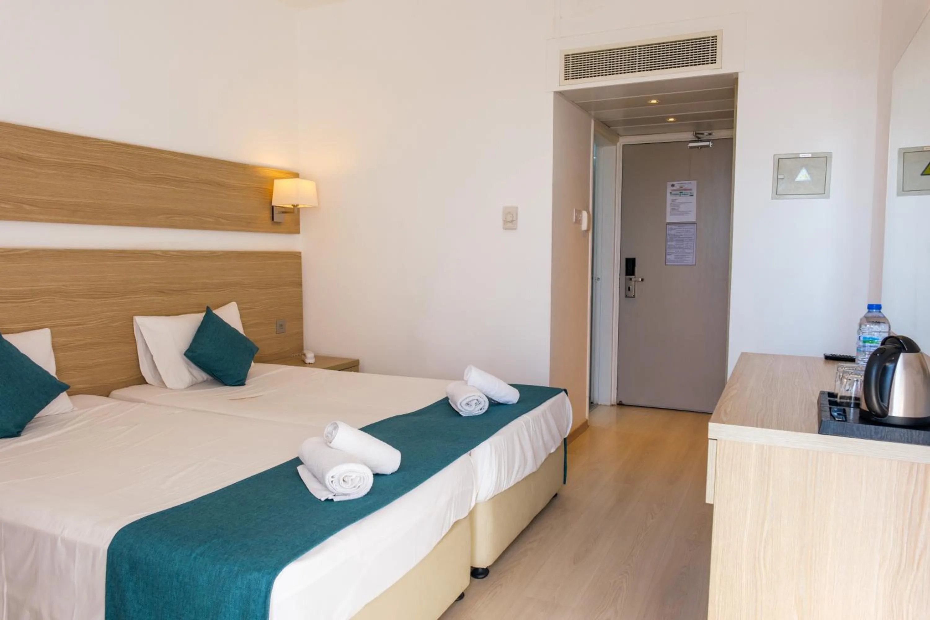 Bed in Kapetanios Bay Hotel Protaras