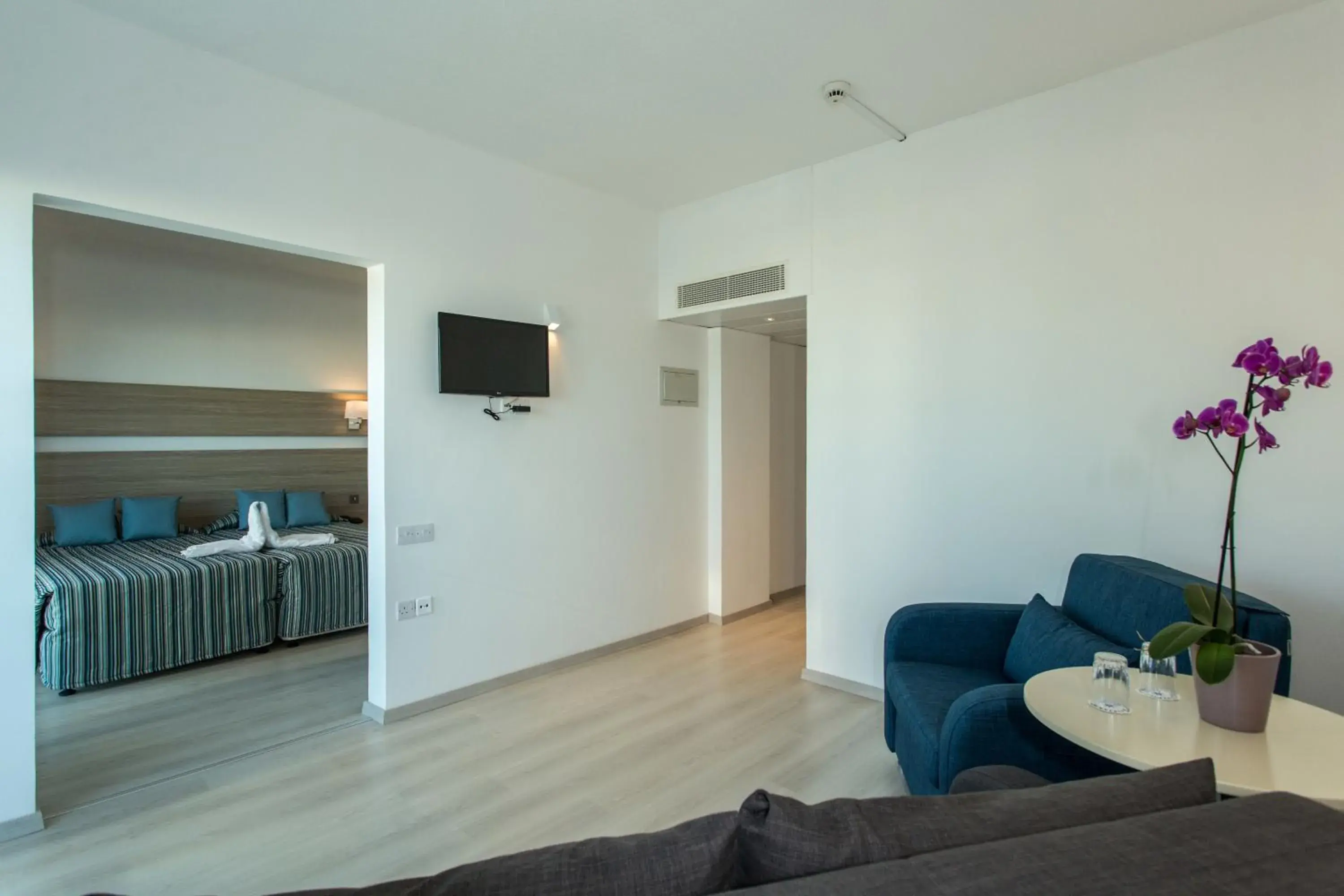 Day, Bed in Kapetanios Bay Hotel Protaras Day, Bed in Kapetanios Bay Hotel Protaras