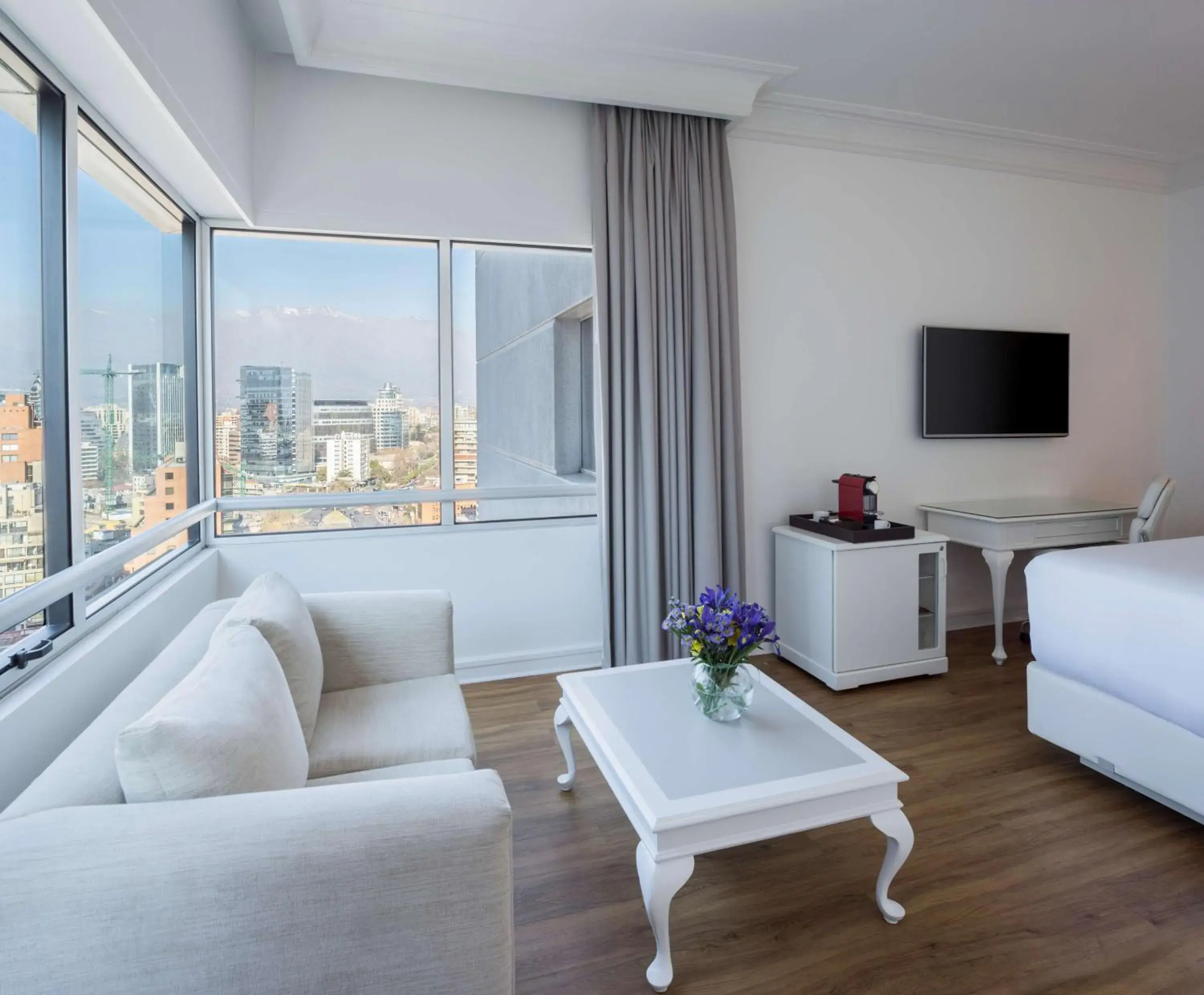 Superior Double or Twin Room with View in NH Collection Plaza Santiago Superior Double or Twin Room with View in NH Collection Plaza Santiago