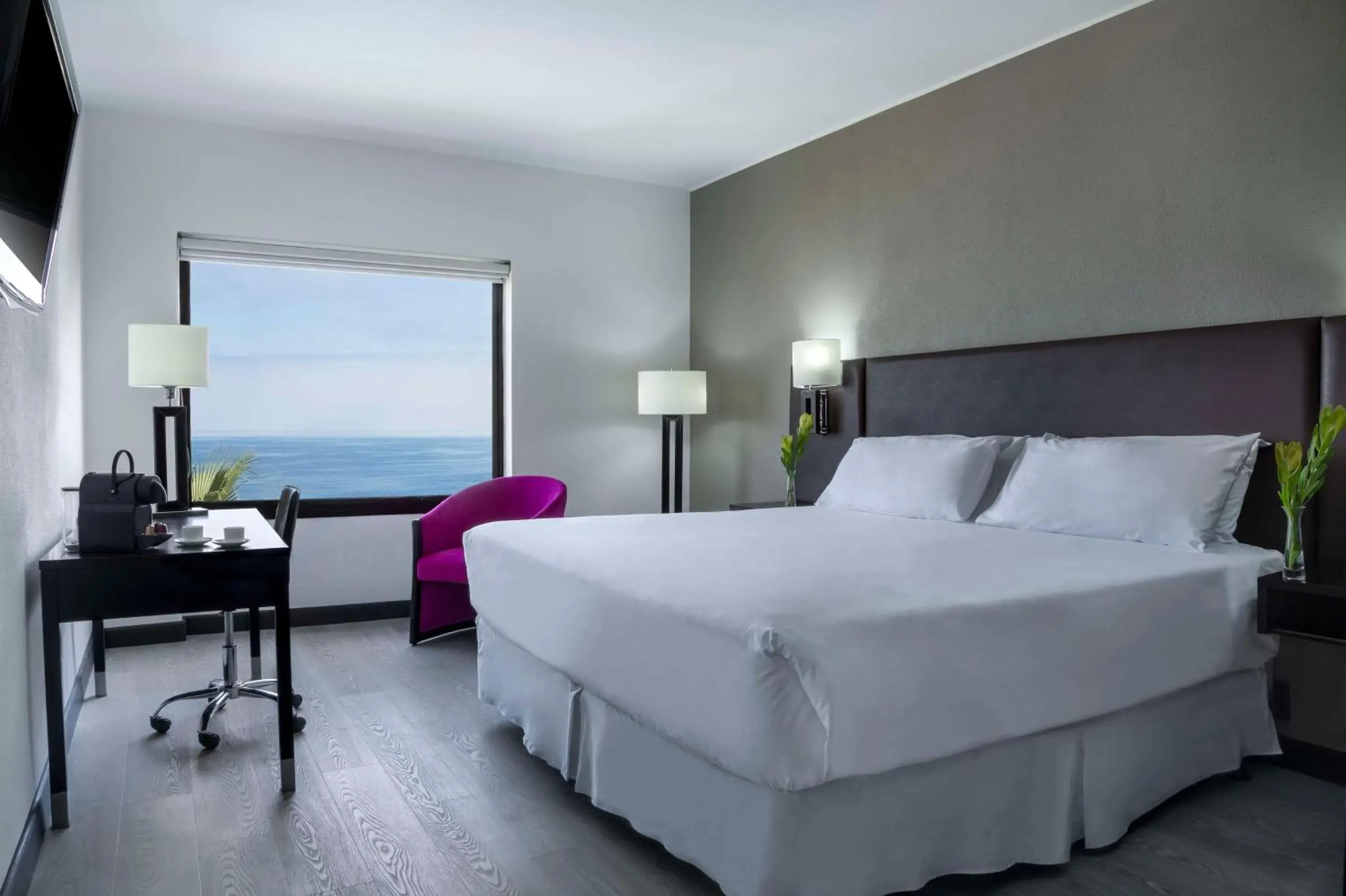 Bed in NH Iquique Costa Bed in NH Iquique Costa