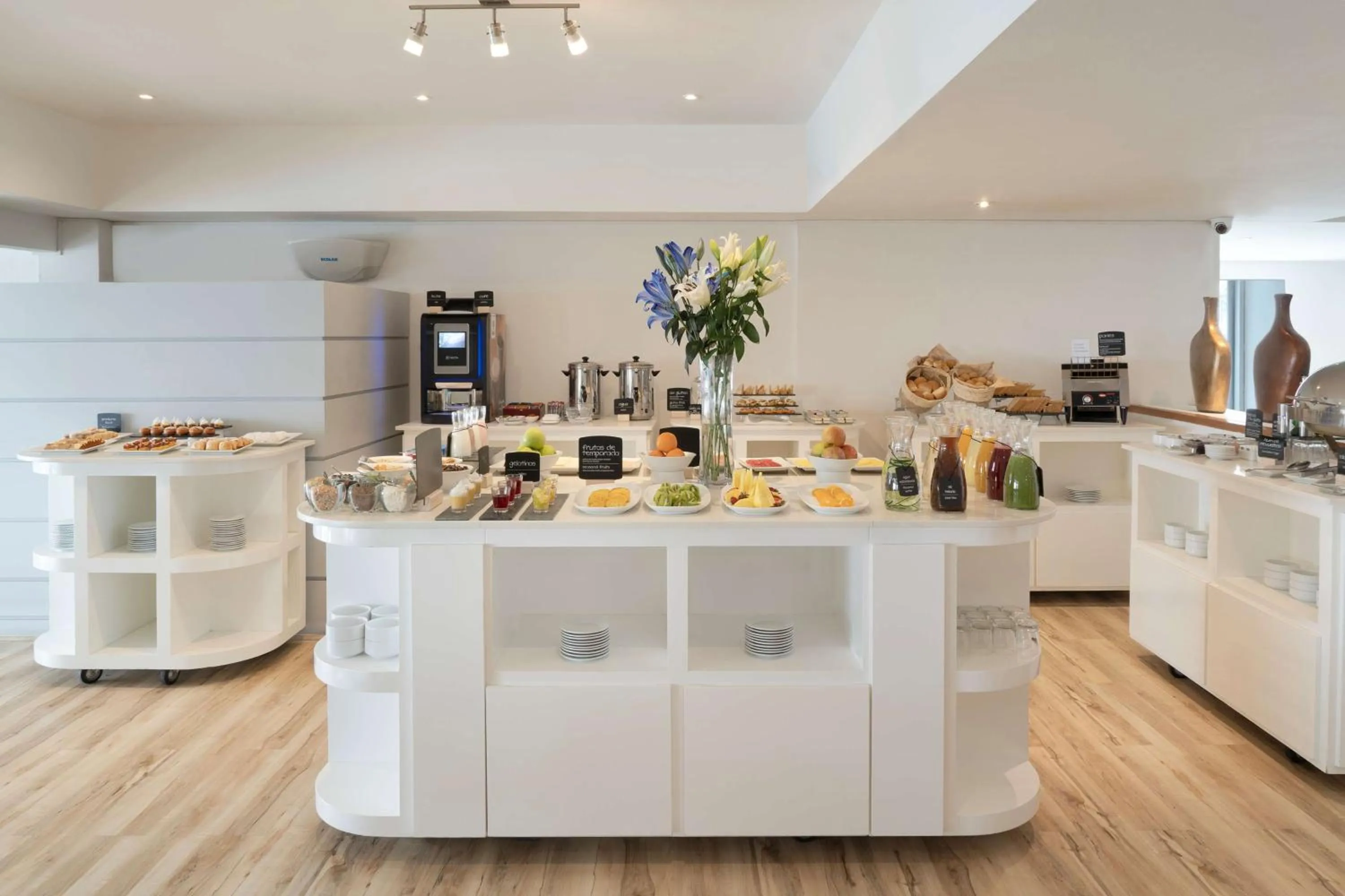 Breakfast in NH Iquique Costa