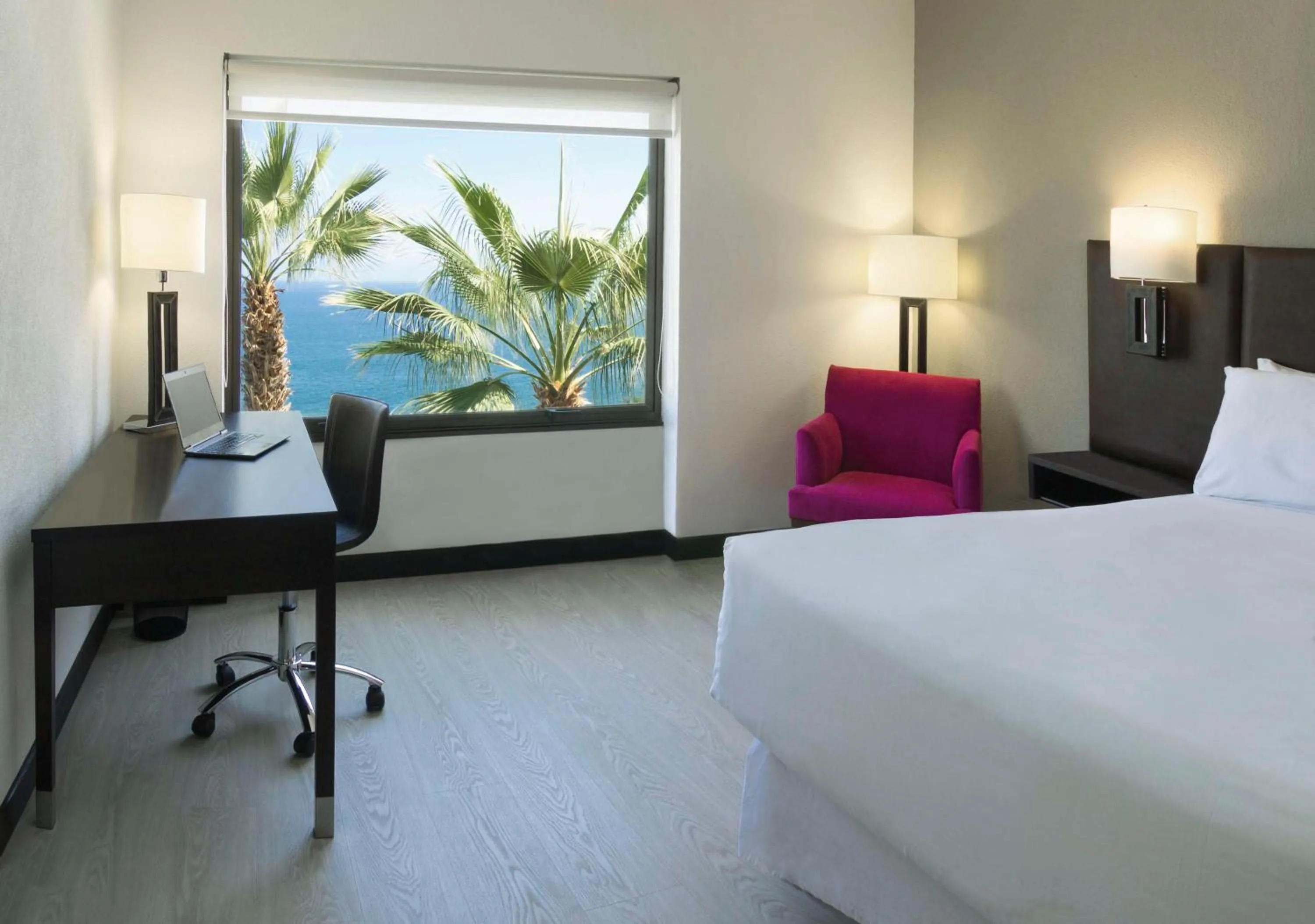 Bedroom, Bed in NH Iquique Costa