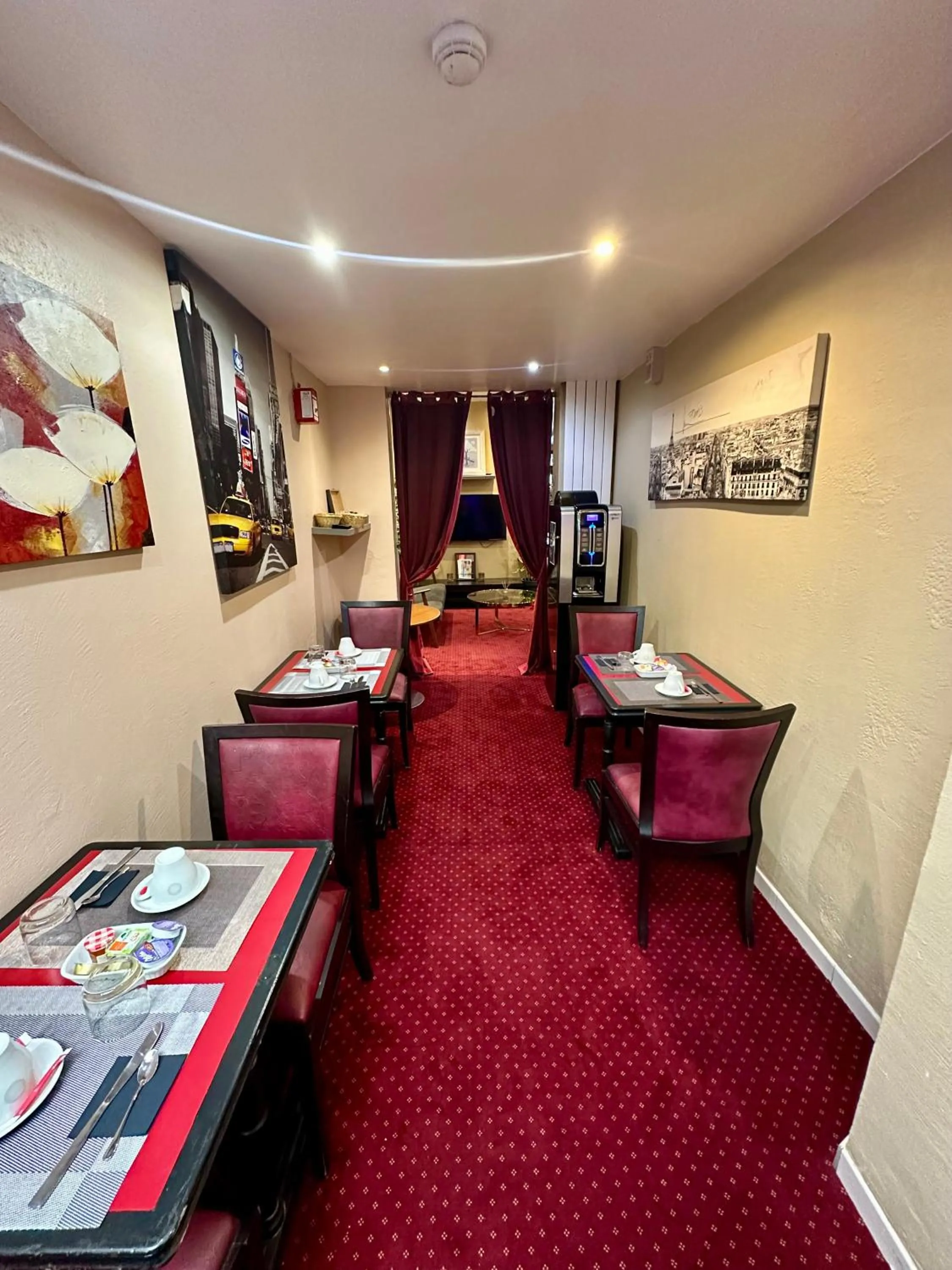 Breakfast in Hotel Victor Hugo