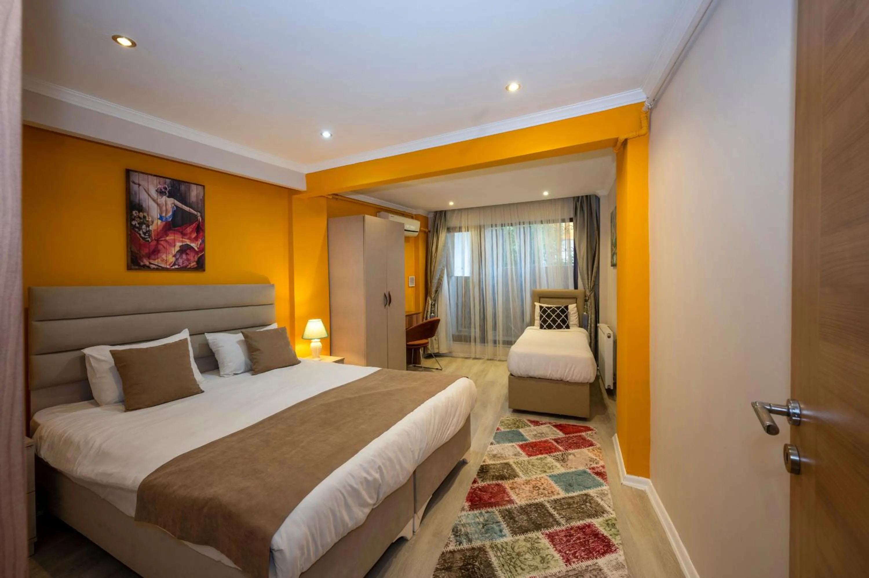 Bed in Marida Suit - Istanbul Taksim