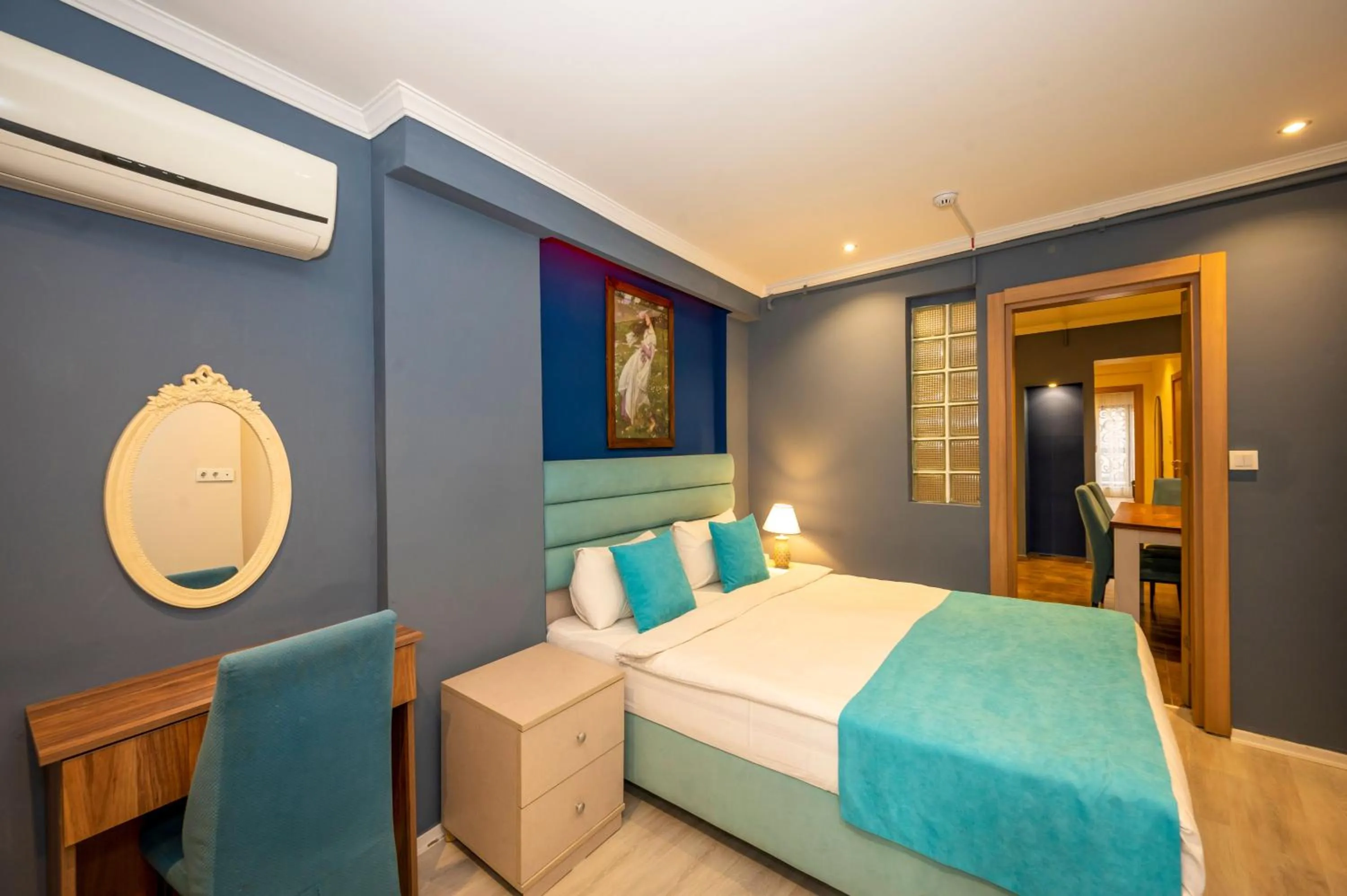 Bed in Marida Suit - Istanbul Taksim