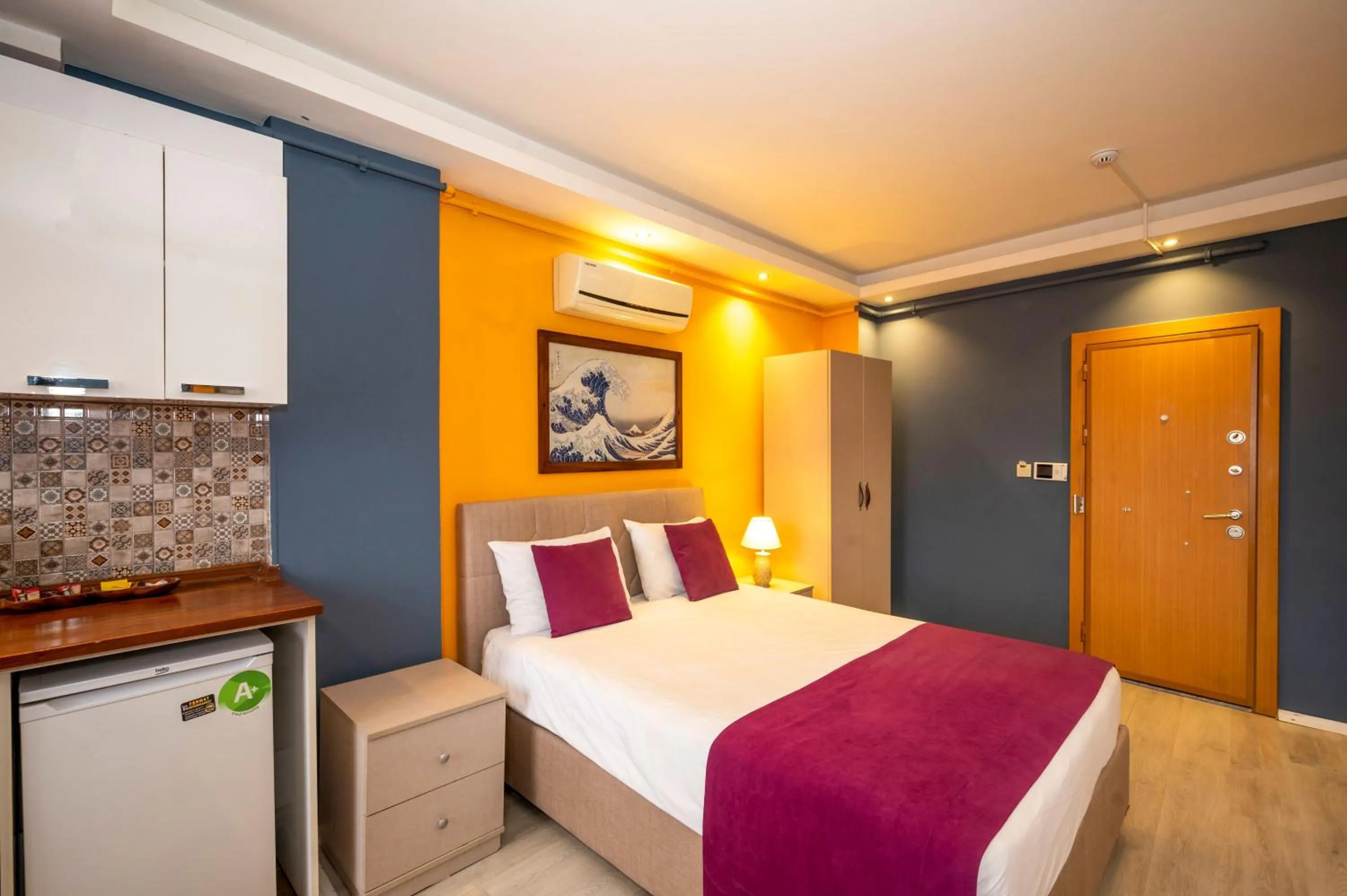 Bed in Marida Suit - Istanbul Taksim