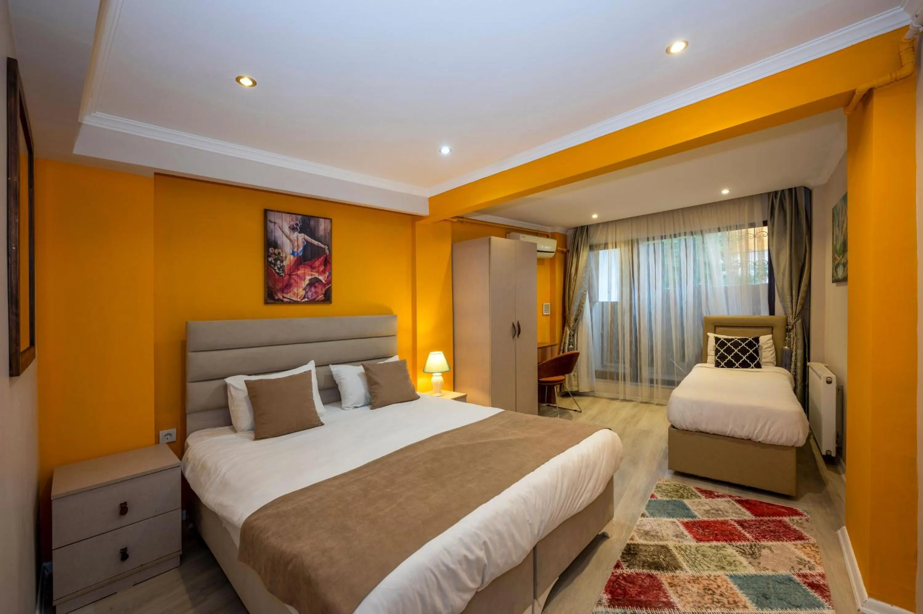 Bed in Marida Suit - Istanbul Taksim