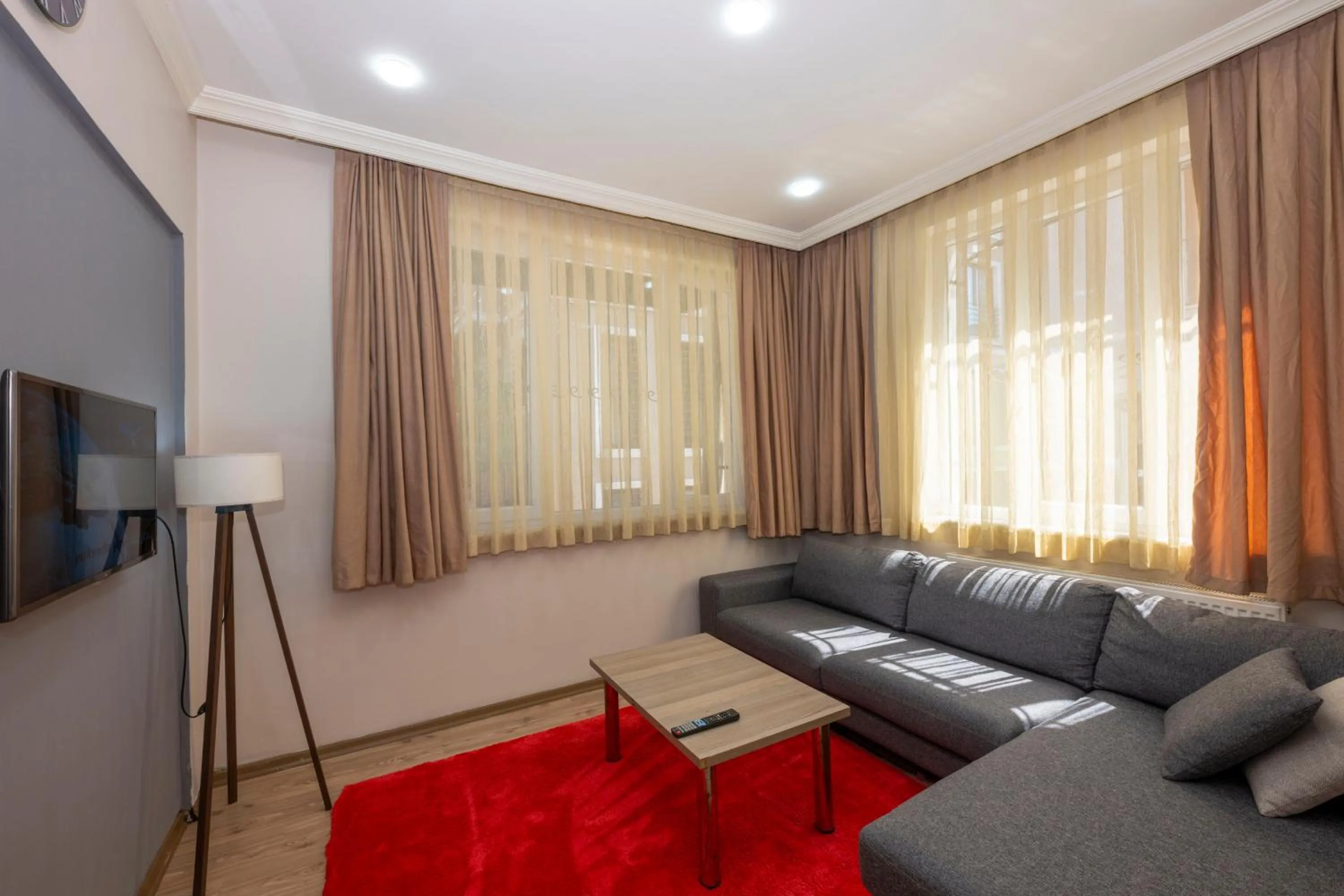 Communal lounge/ TV room in Marida Suit - Istanbul Taksim