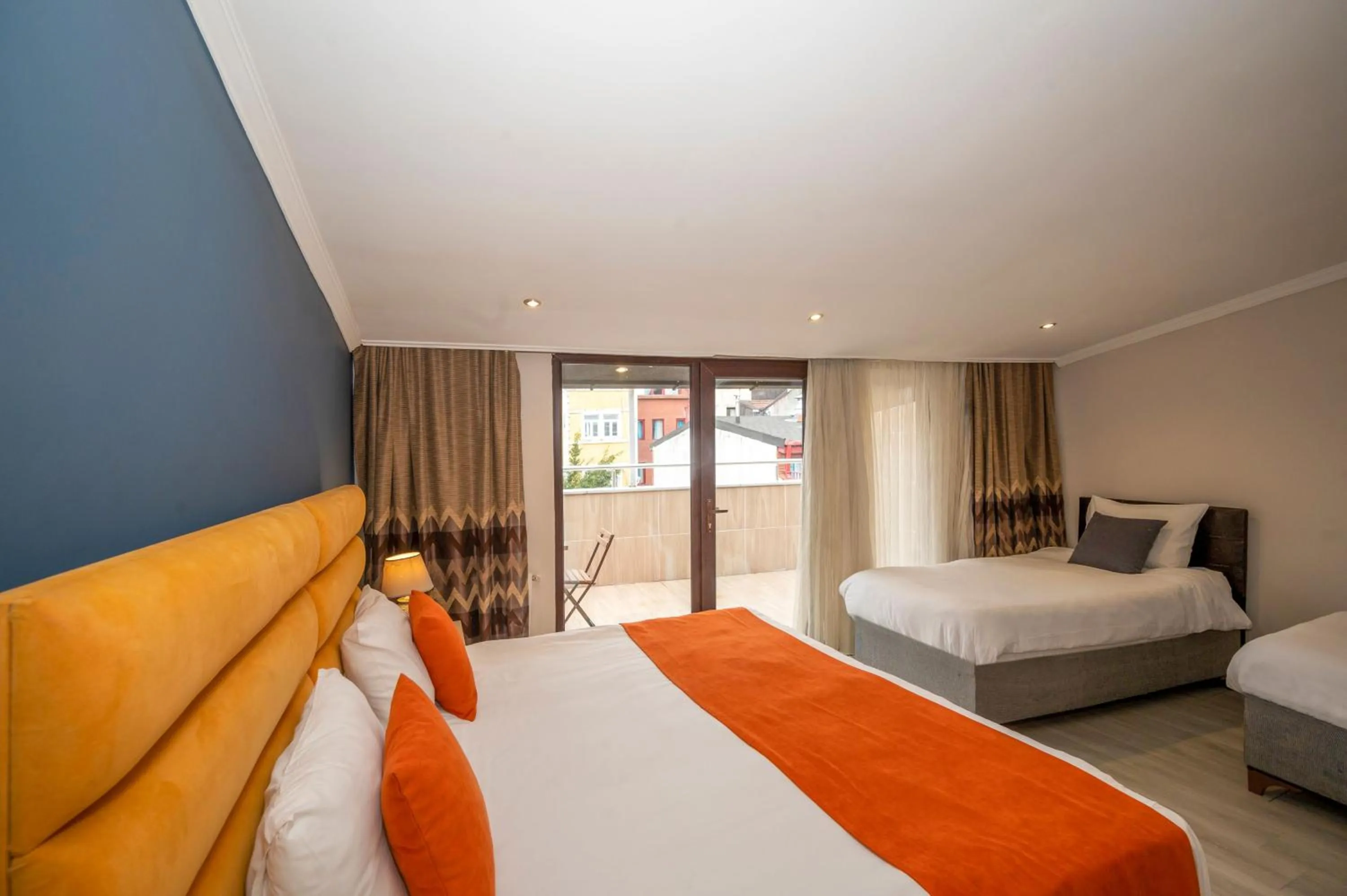 Bed in Marida Suit - Istanbul Taksim