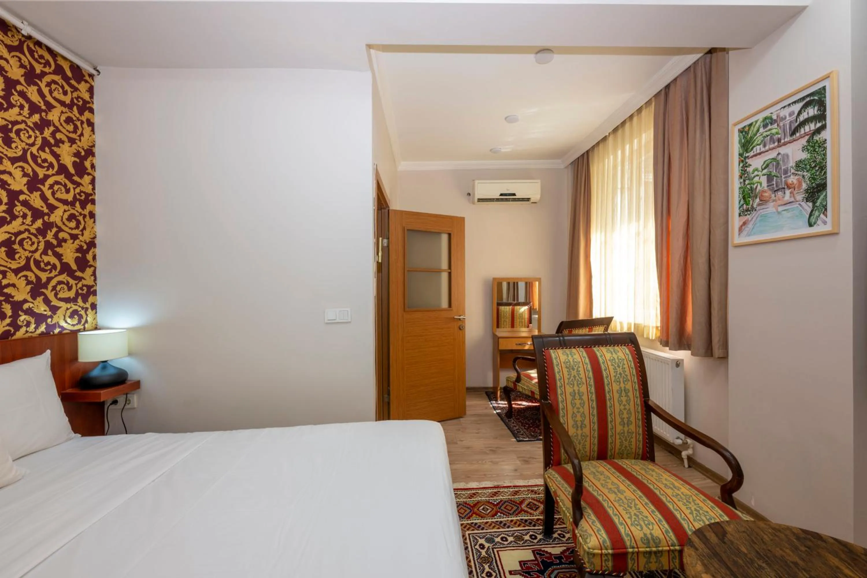 Bed in Marida Suit - Istanbul Taksim