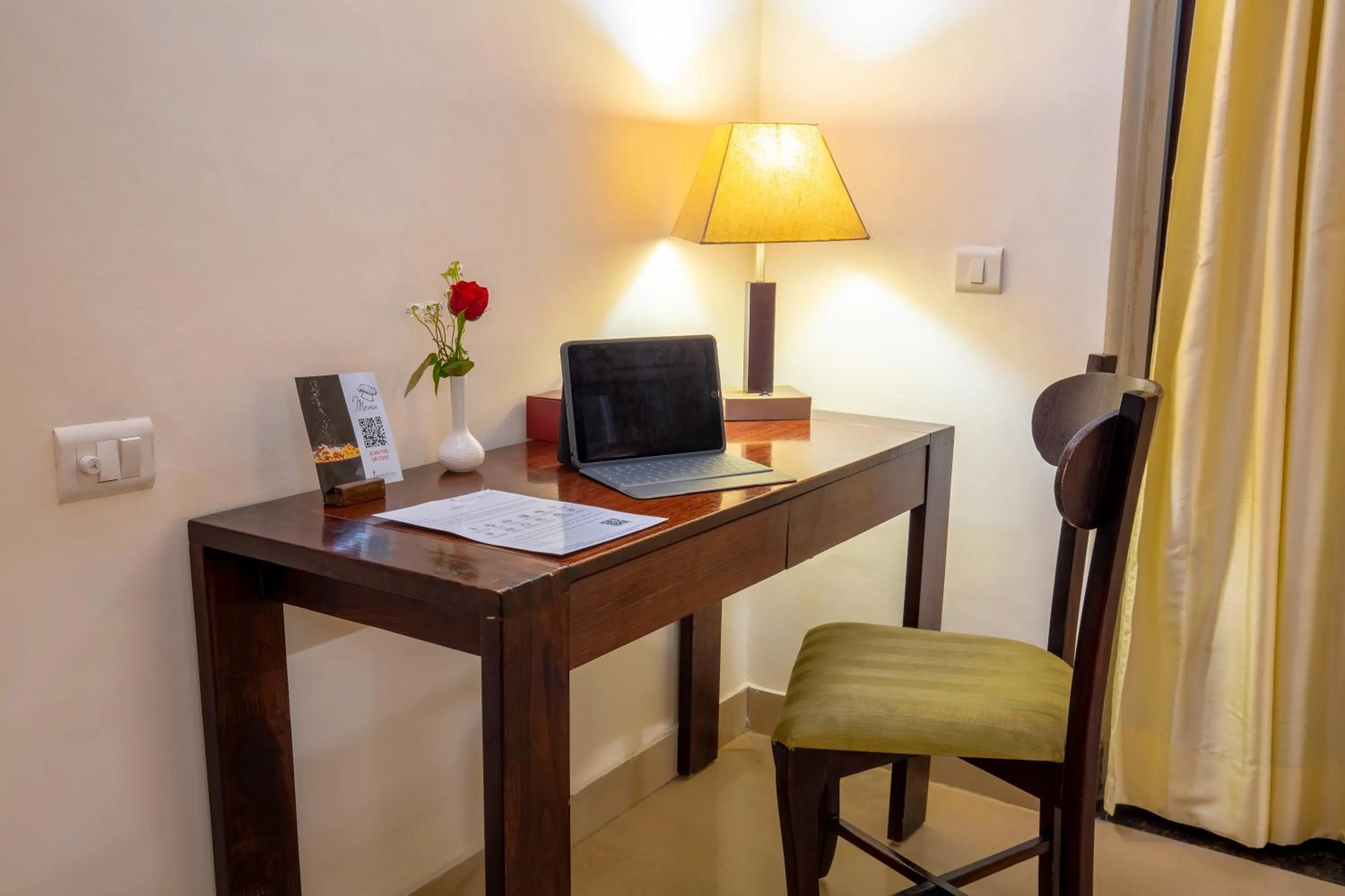 Living room in Rosewood Apartment Hotel - Pantnagar