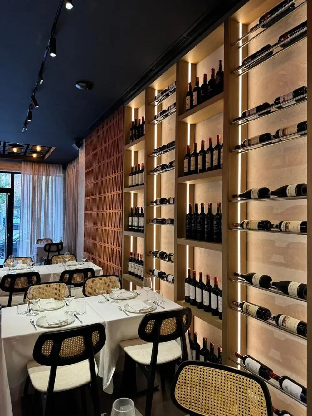 Restaurant/places to eat in Senator Hotel Restaurant/places to eat in Senator Hotel