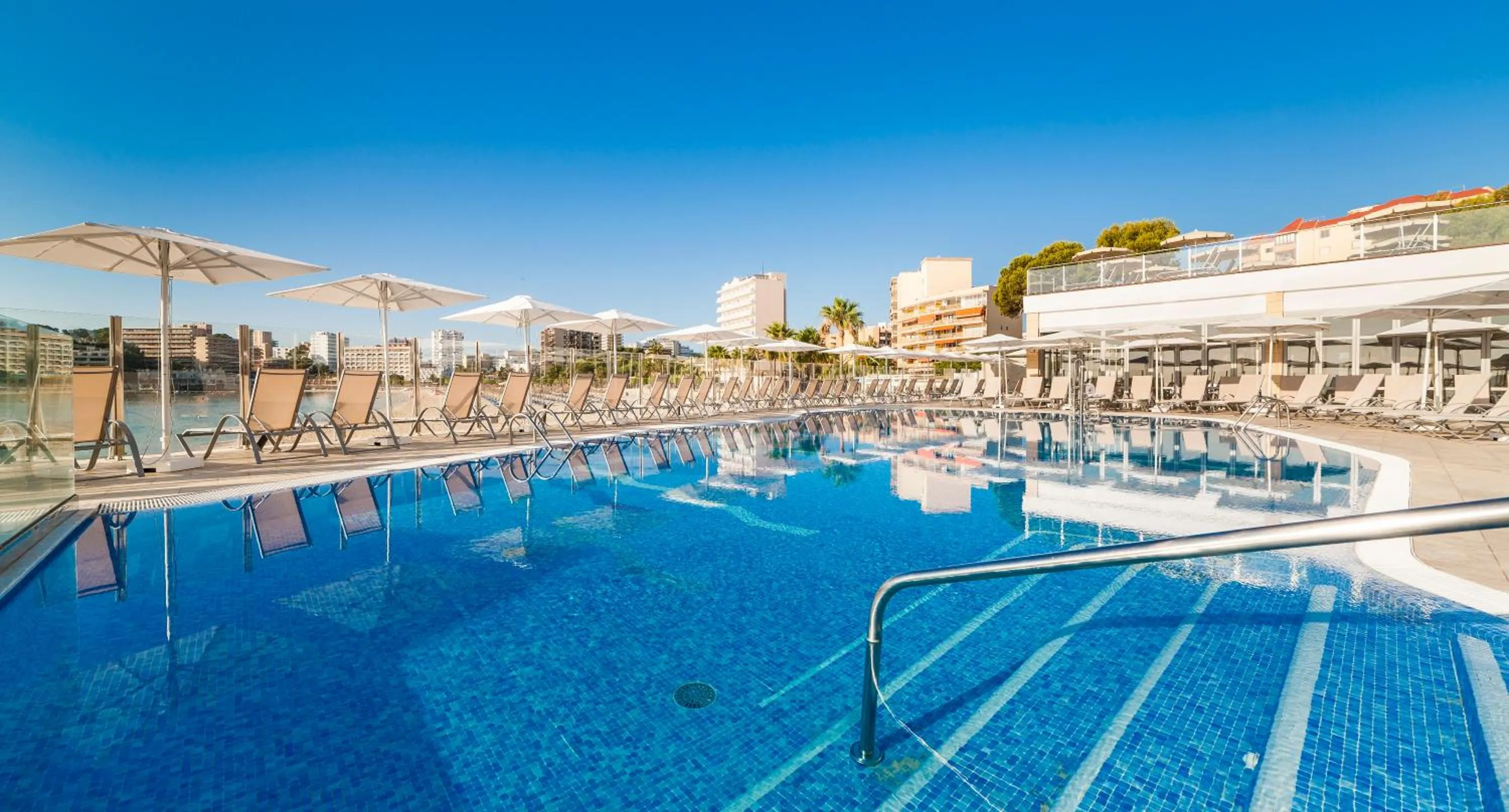 Swimming pool in Globales Santa Lucia - Adults Only 18