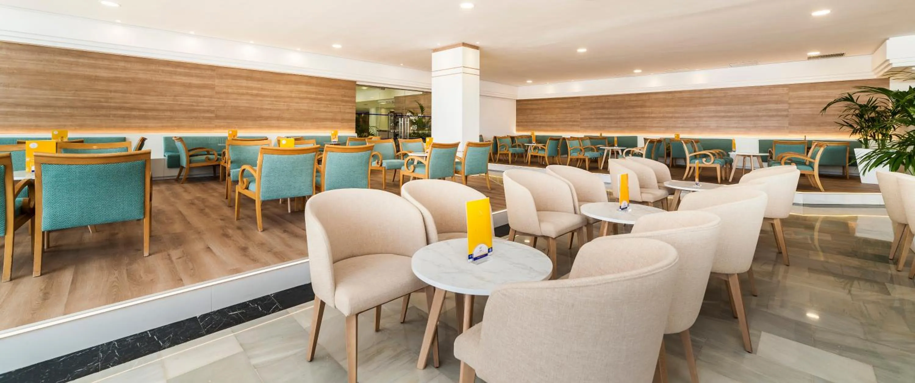 Lounge or bar in Globales Santa Lucia - Adults Only 18