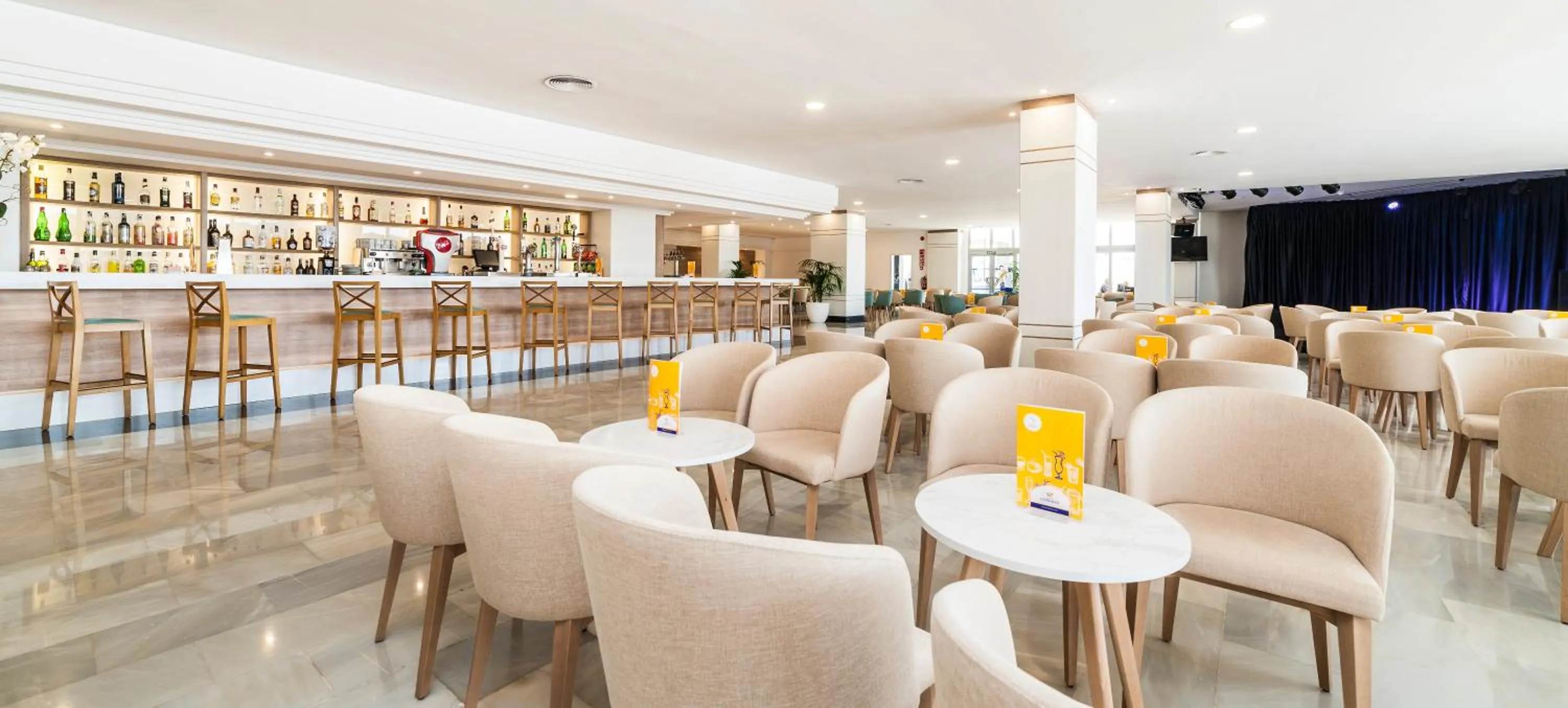 Lounge or bar in Globales Santa Lucia - Adults Only 18