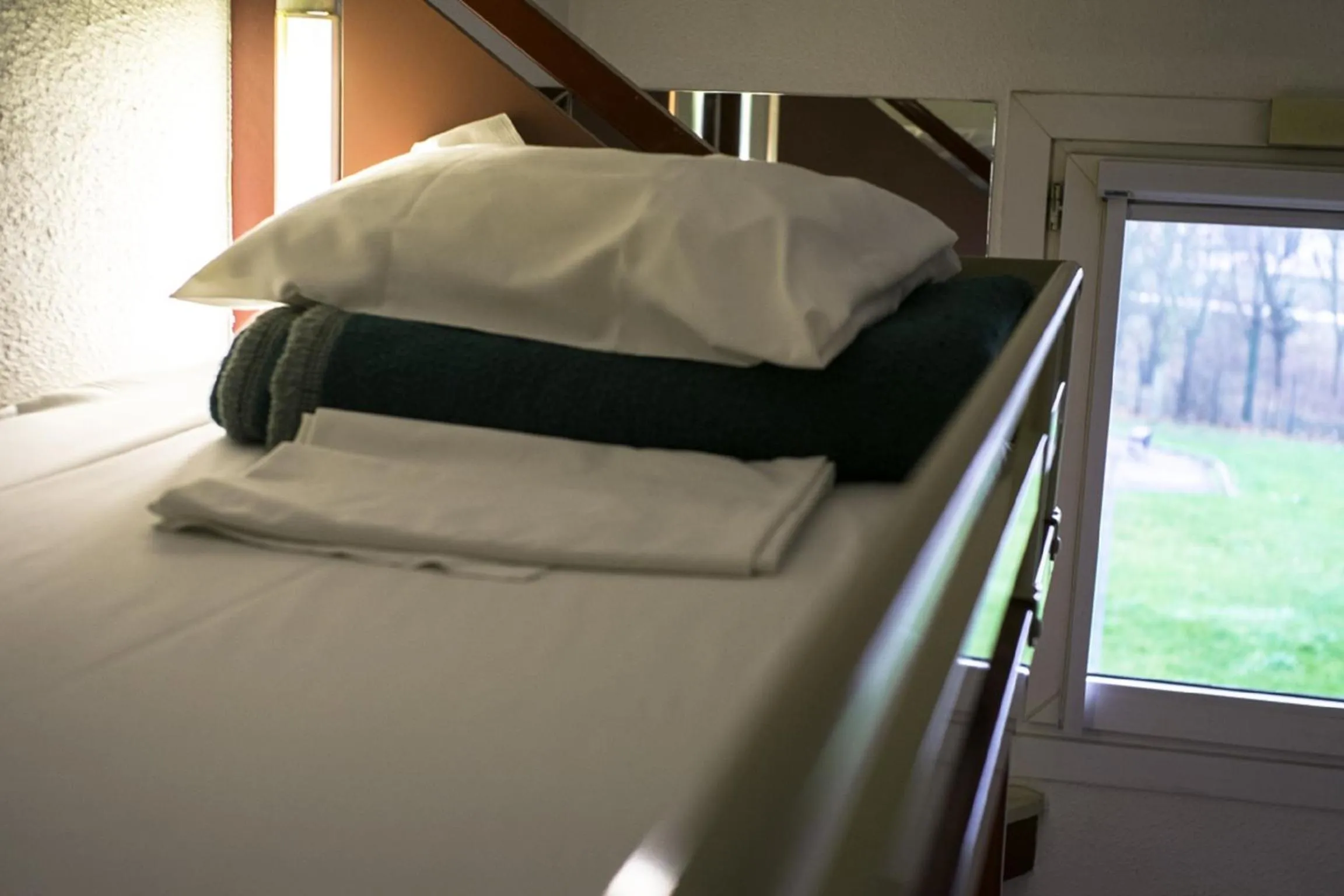 Bed in Lemon Hotel - Rouen