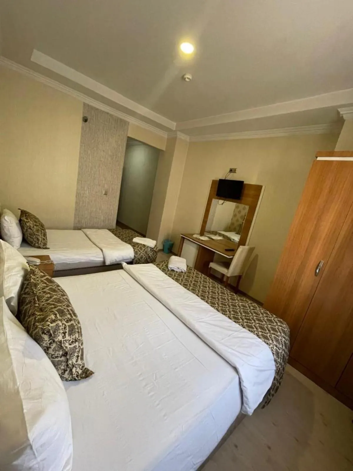 Bed in Dimet Park Hotel