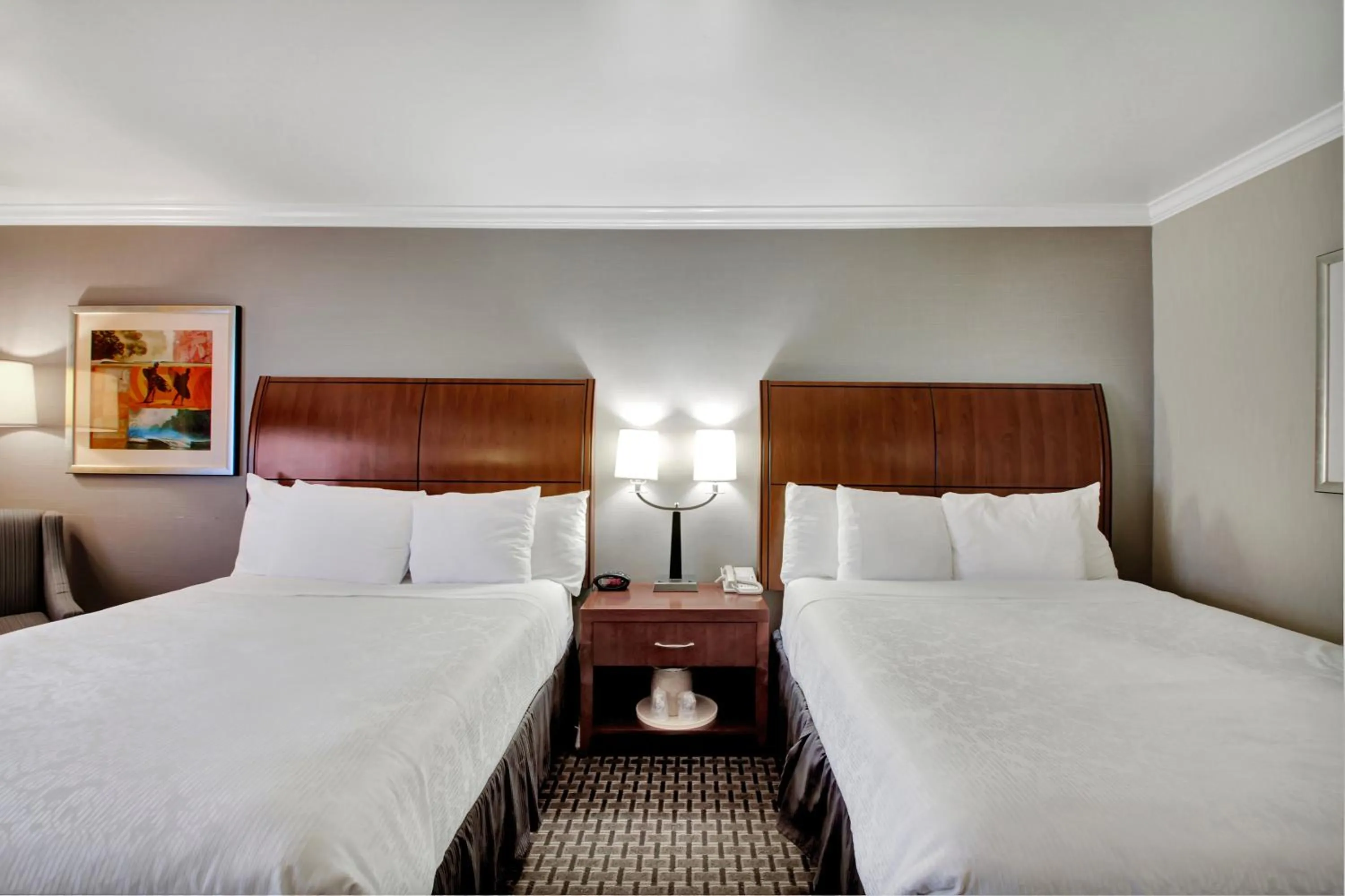 Bed in Best Western Plus Marina Shores Hotel