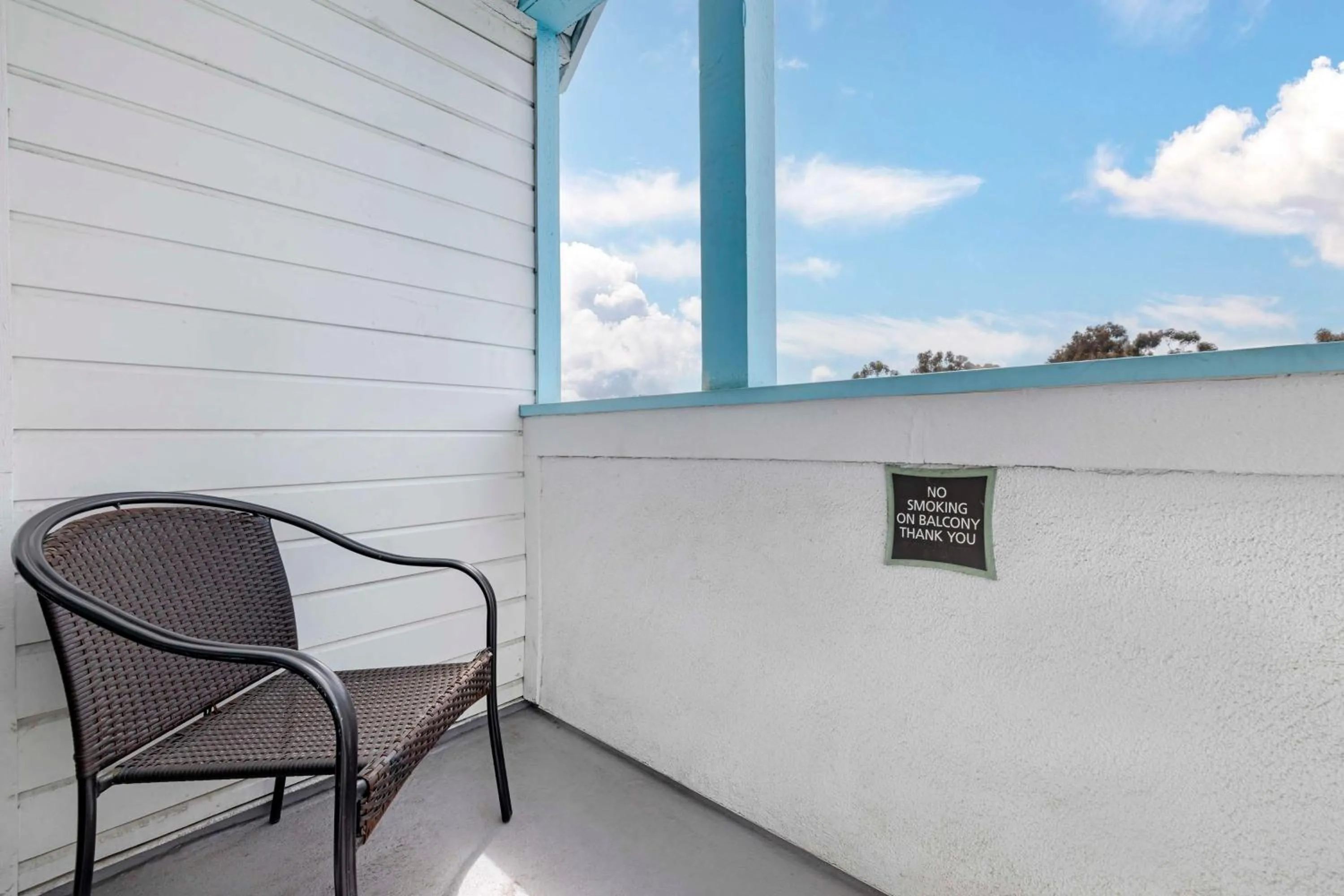 Bedroom in Best Western Plus Marina Shores Hotel