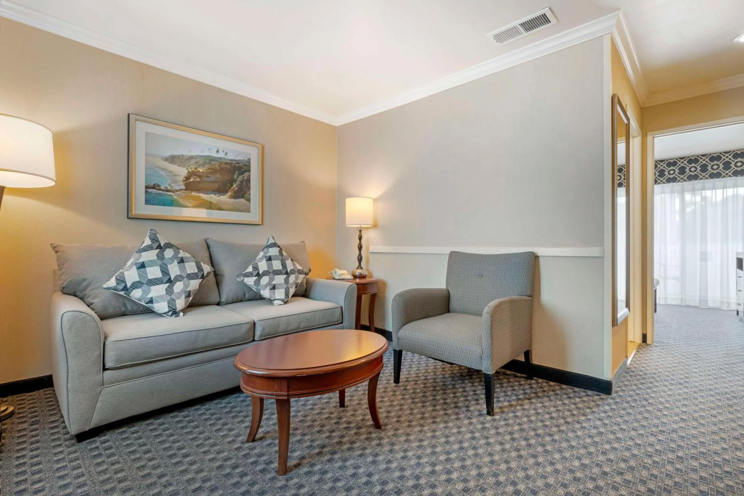 Bedroom in Best Western Plus Marina Shores Hotel