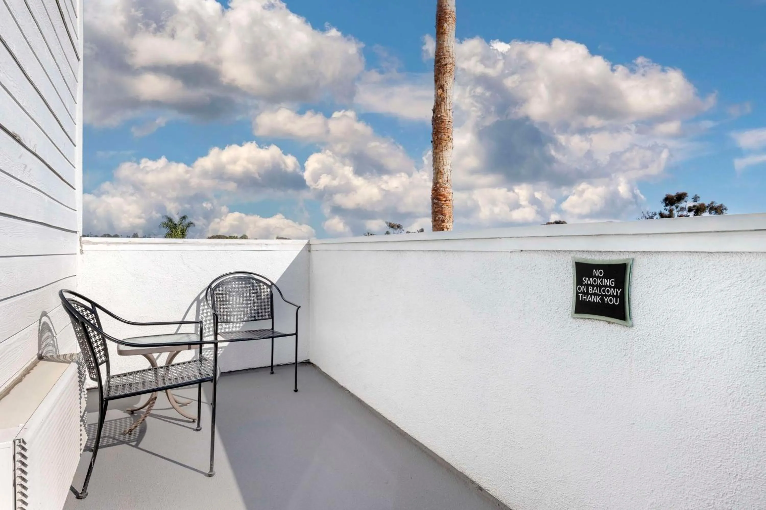 Bedroom in Best Western Plus Marina Shores Hotel