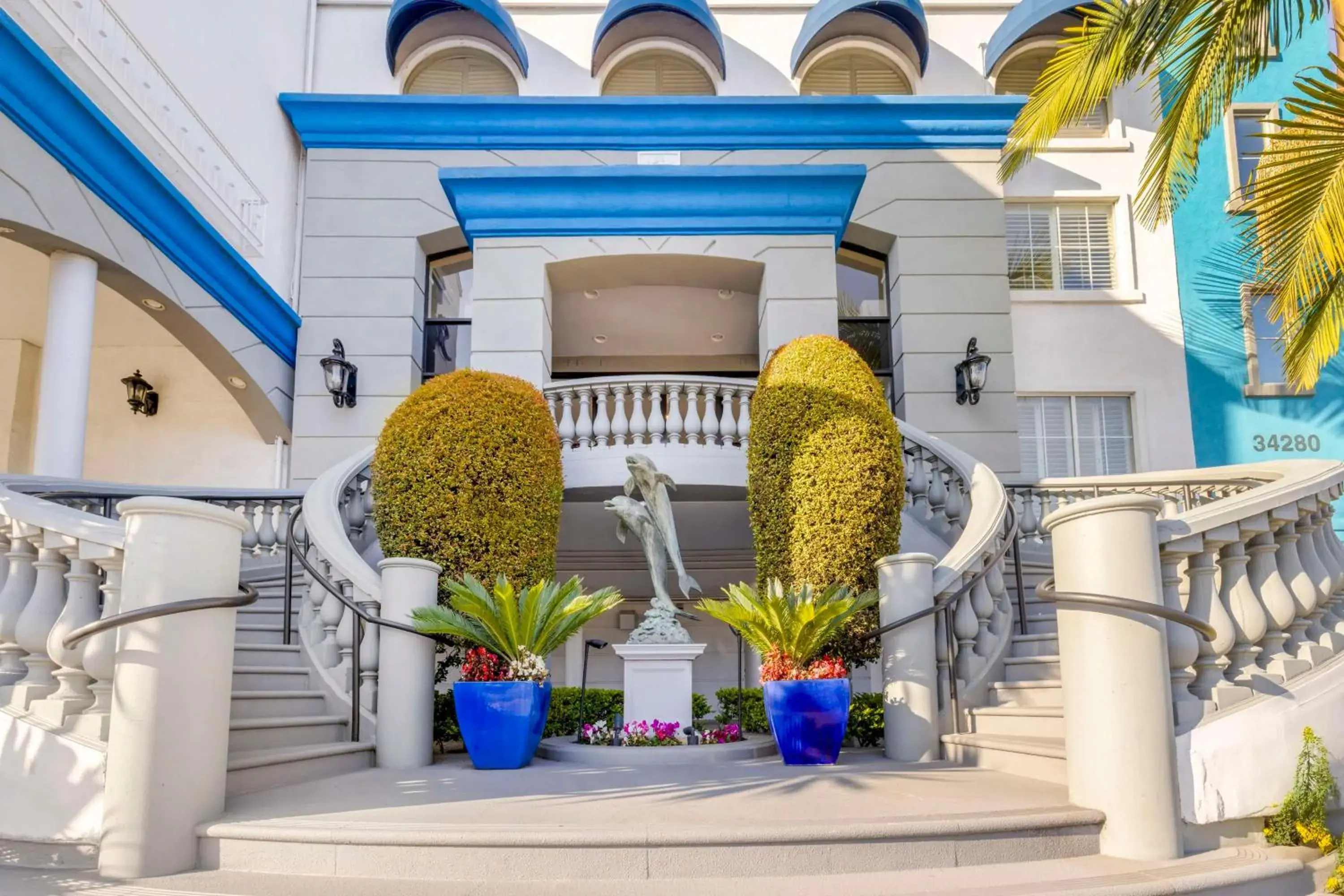 Property building in Best Western Plus Marina Shores Hotel Property building in Best Western Plus Marina Shores Hotel