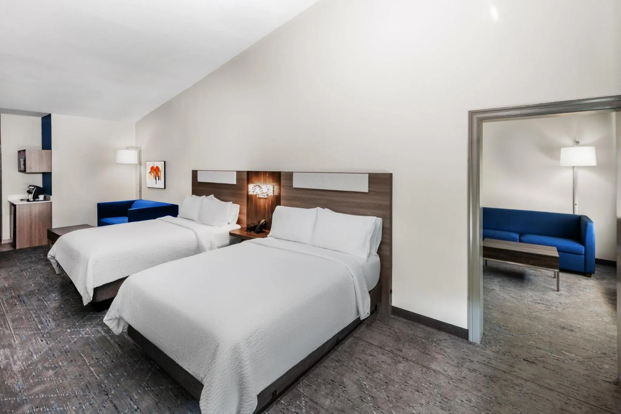 Photo of the whole room, Bed in Holiday Inn Express Hotel & Suites Henderson - Traffic Star by IHG