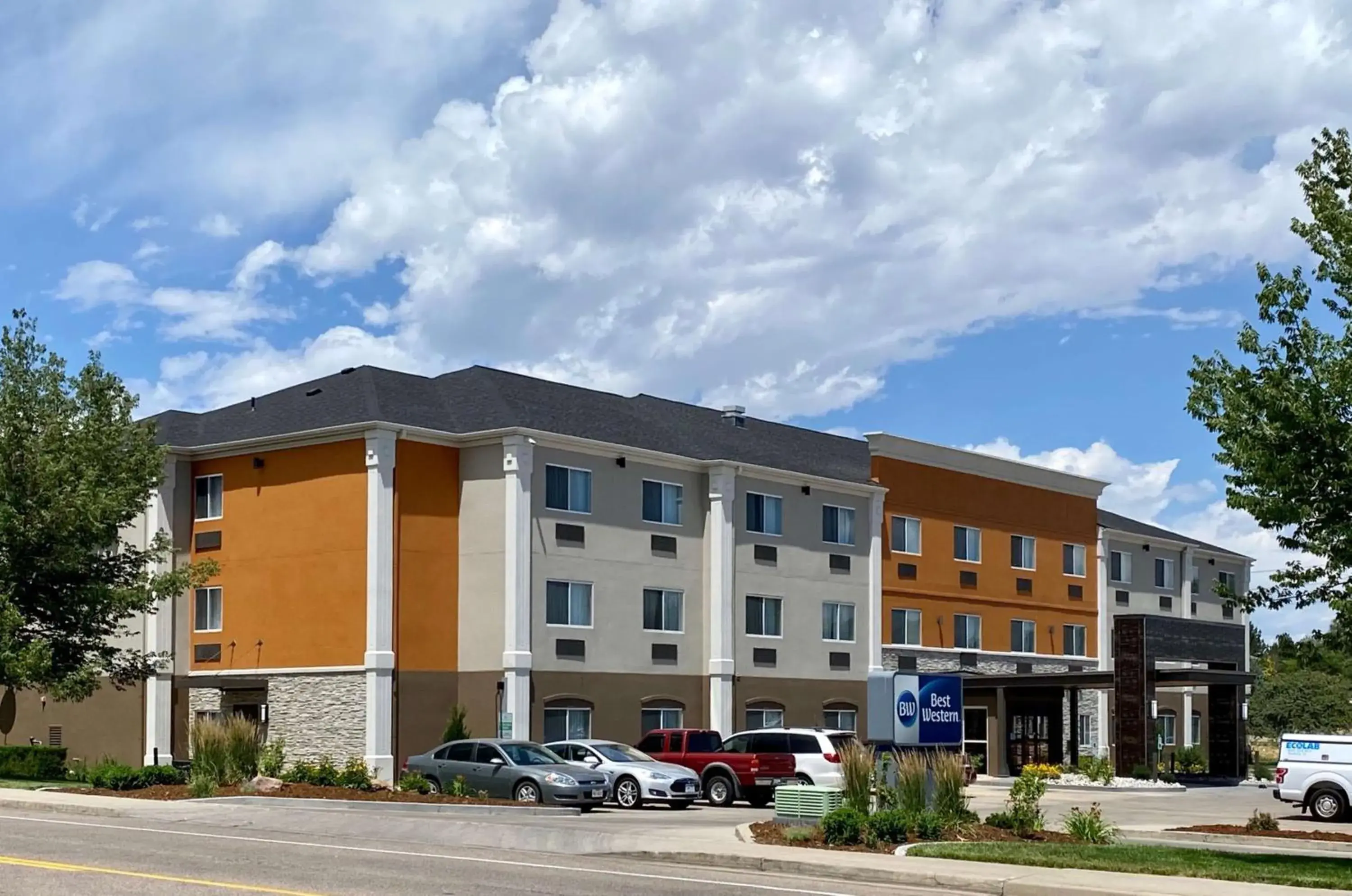 Property building in Best Western Greeley Property building in Best Western Greeley