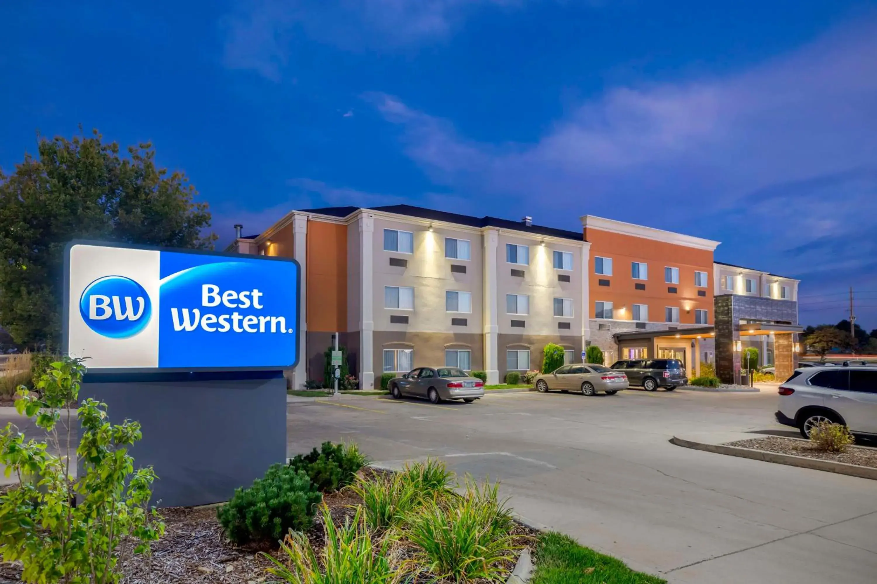 Property building in Best Western Greeley Property building in Best Western Greeley