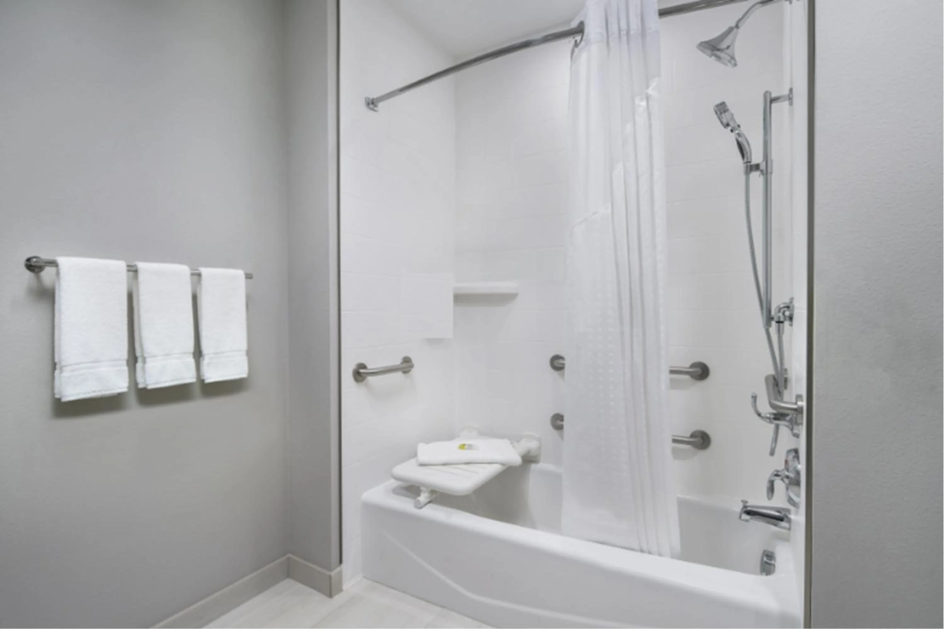 Photo of the whole room in Holiday Inn Express & Suites Midland Loop 250 by IHG