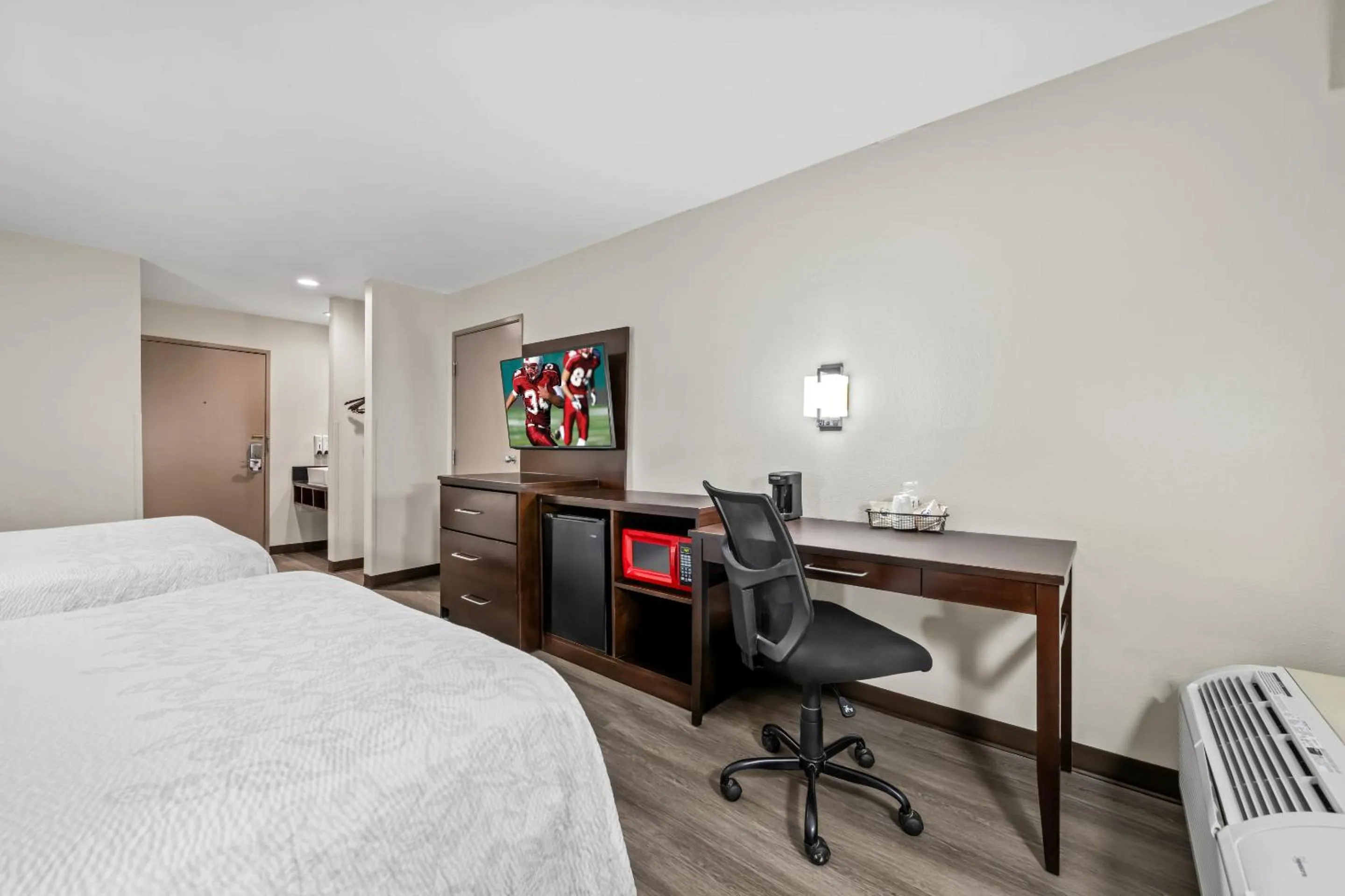 Photo of the whole room, Bed in Red Roof PLUS Henderson