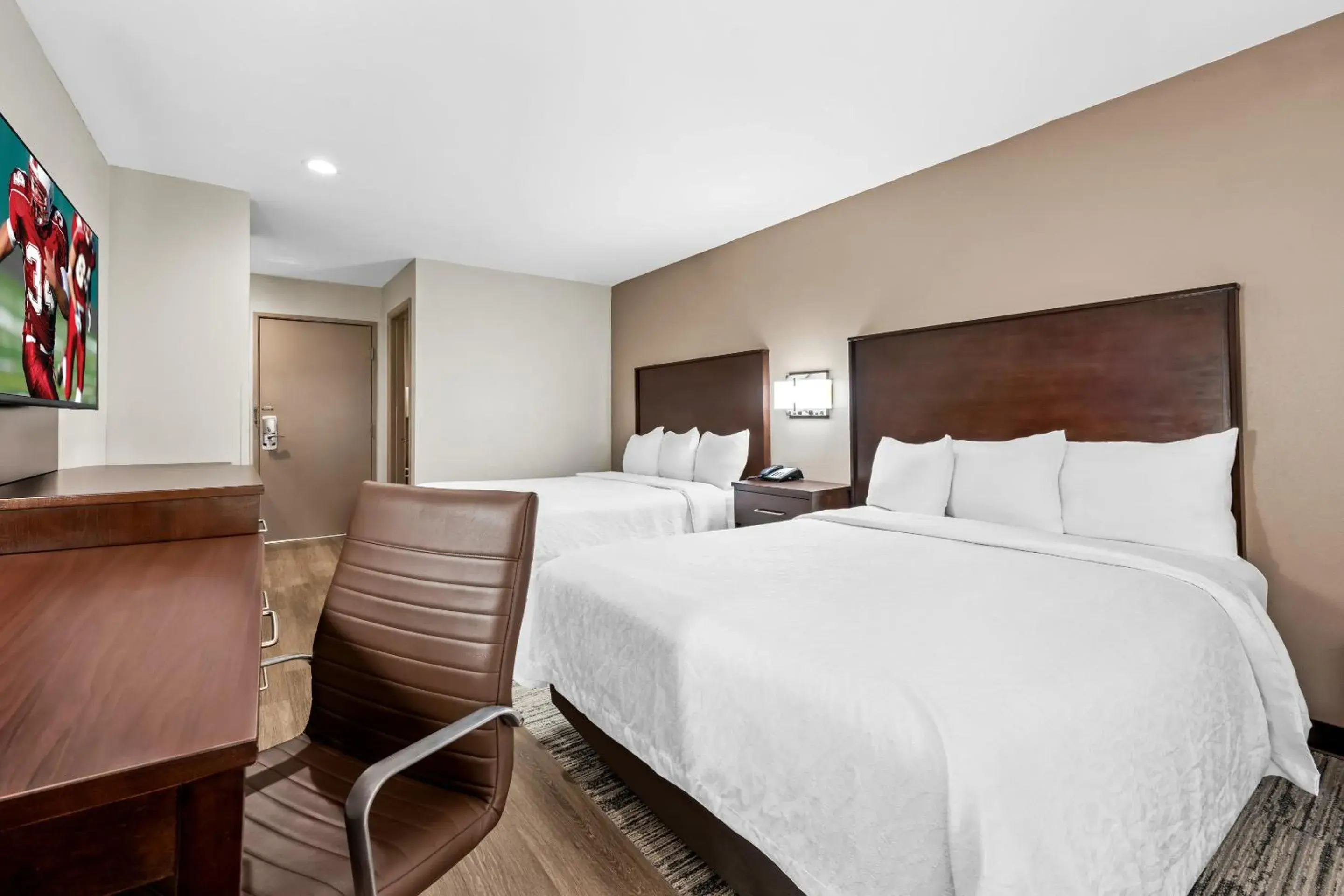Photo of the whole room, Bed in Red Roof PLUS Henderson Photo of the whole room, Bed in Red Roof PLUS Henderson