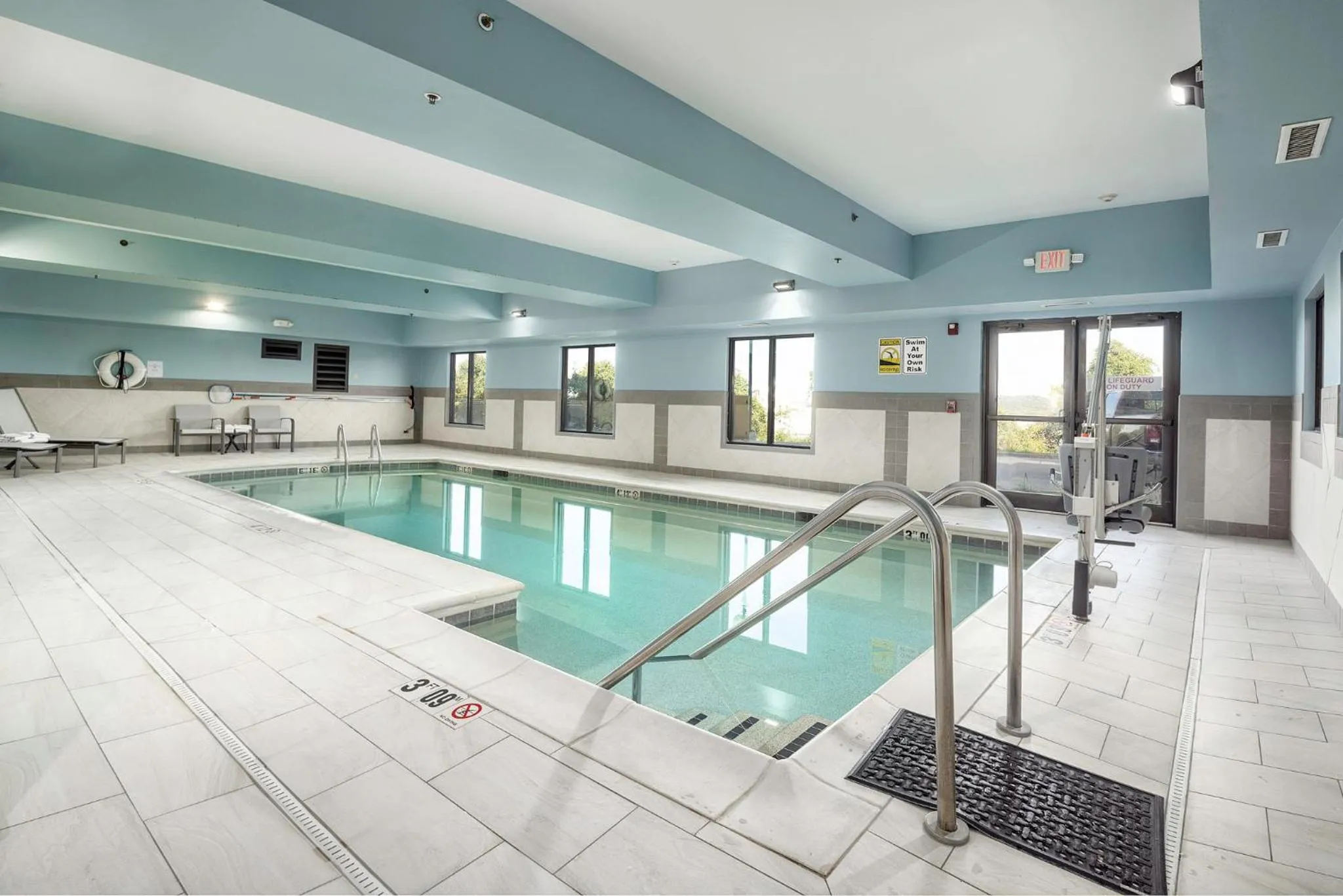Swimming pool in Holiday Inn Express Hotel & Suites Festus-South St. Louis by IHG