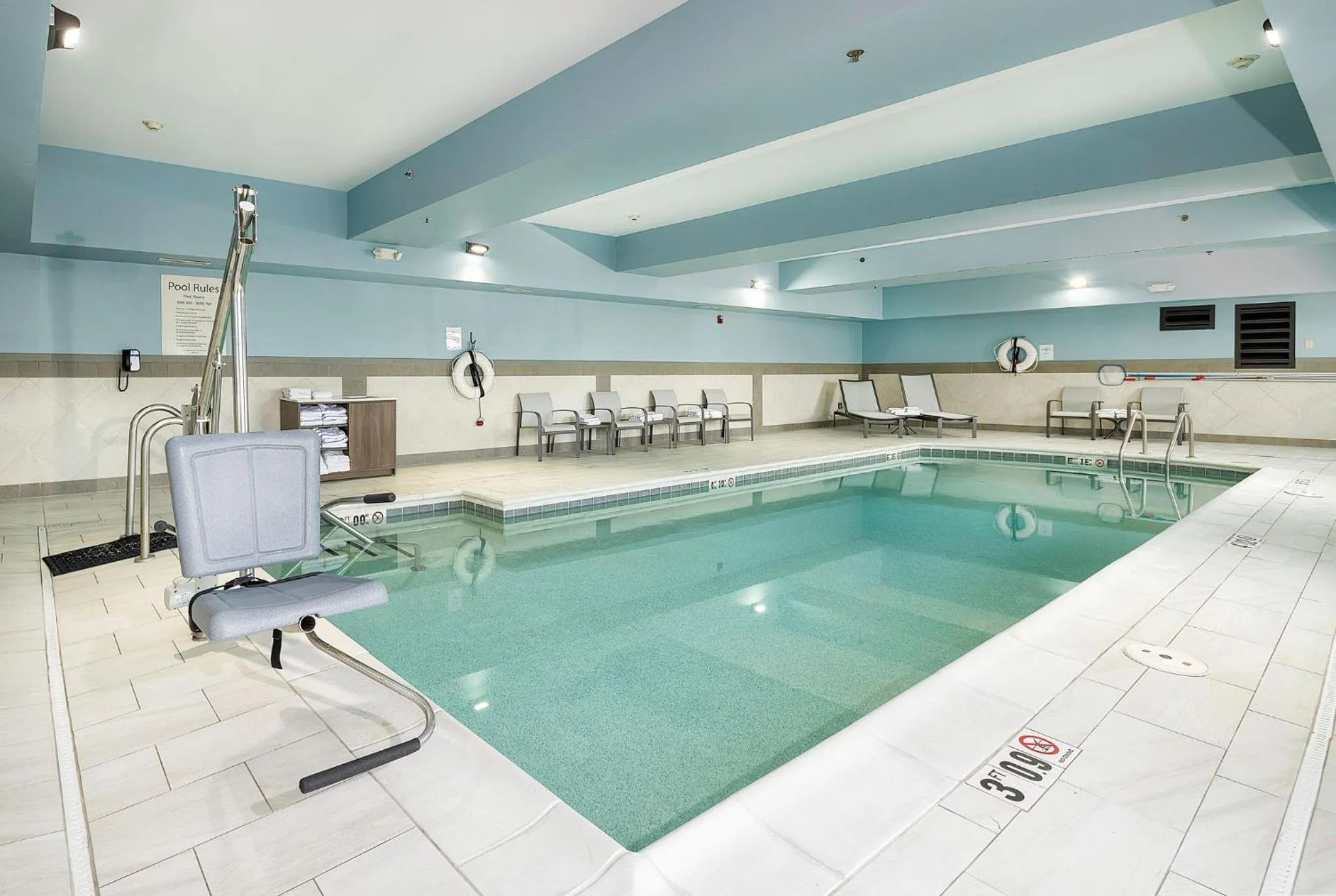 Swimming pool in Holiday Inn Express Hotel & Suites Festus-South St. Louis by IHG