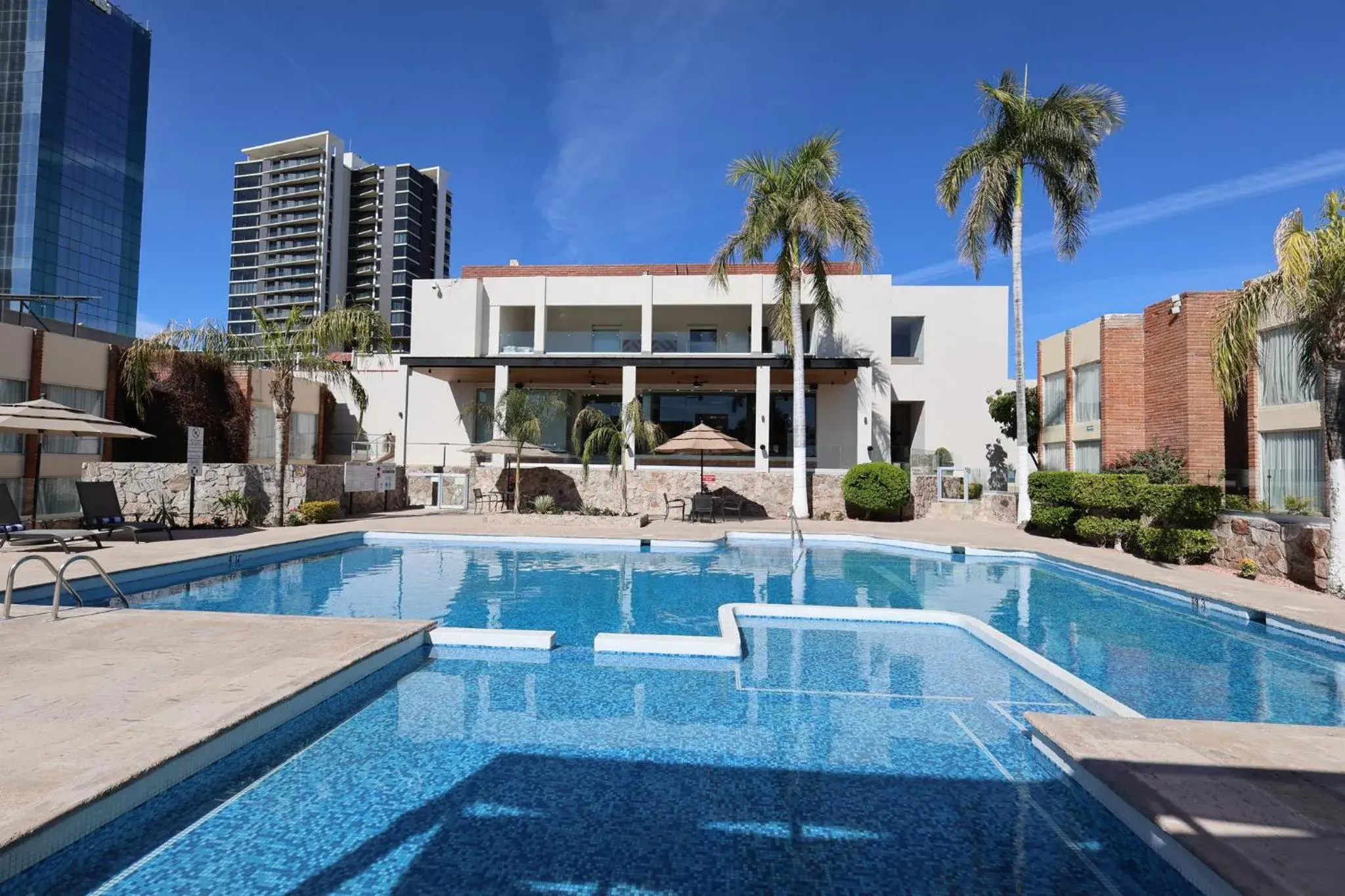 Swimming pool in voco Hermosillo by IHG Swimming pool in voco Hermosillo by IHG