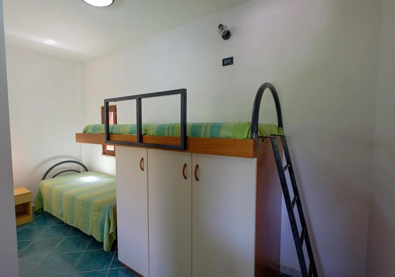 bunk bed, Bed in Macinelle