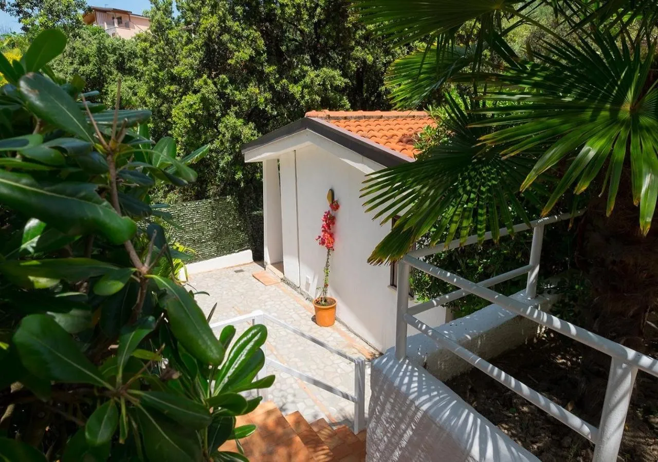Patio in Macinelle
