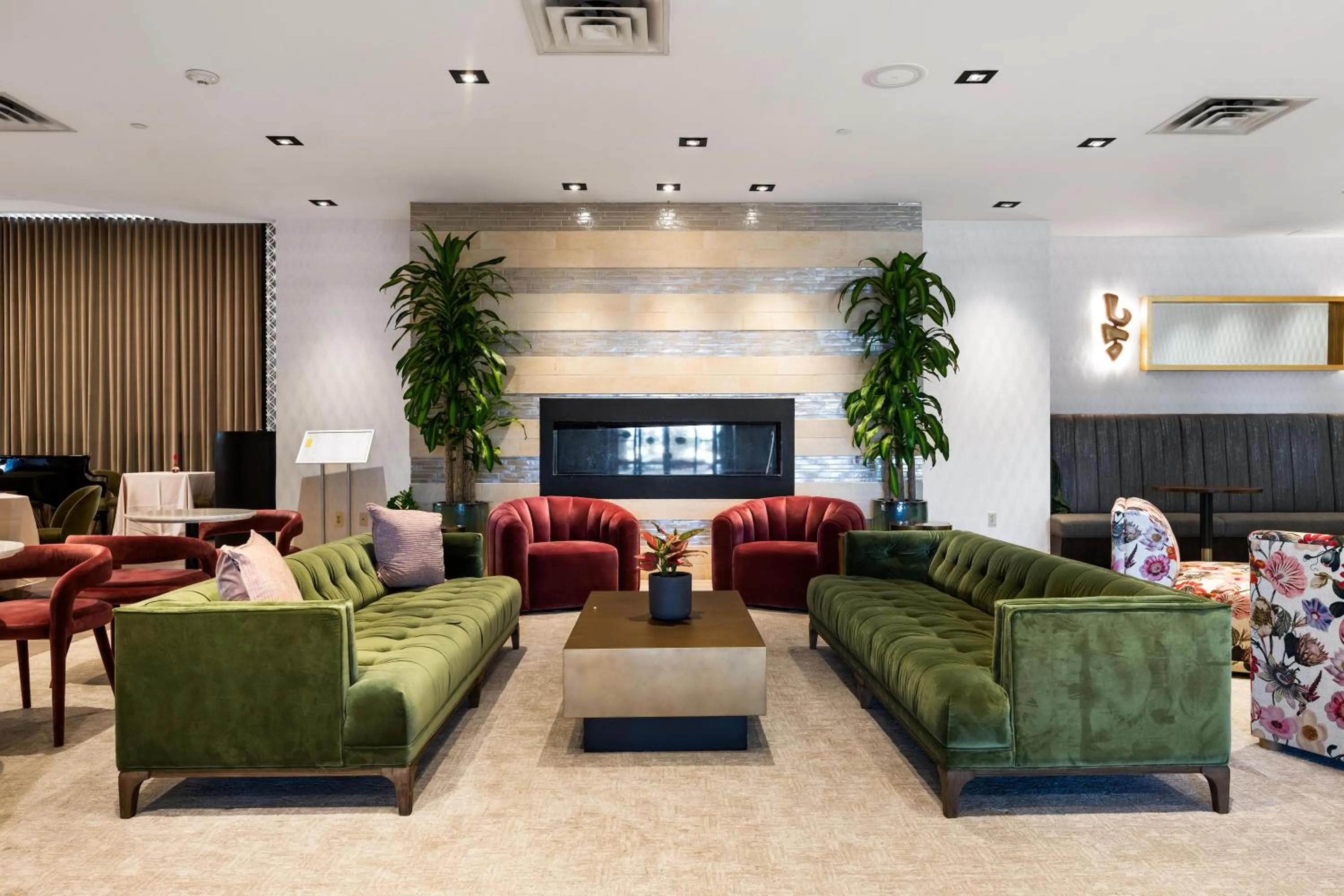 Lobby or reception in DoubleTree by Hilton Fairfield Hotel & Suites