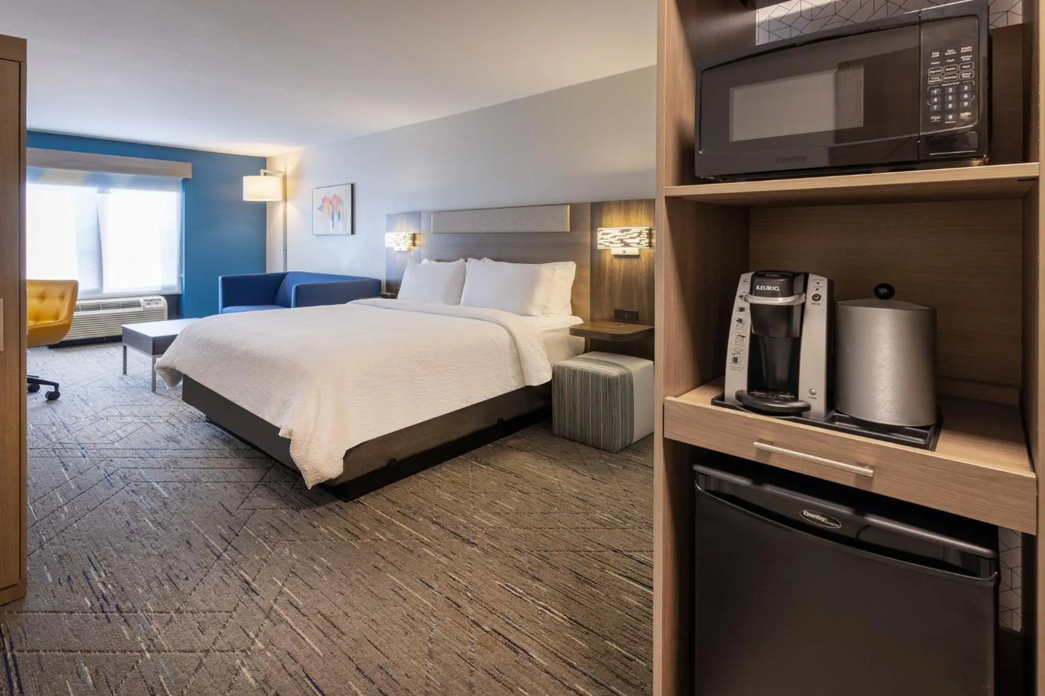 Photo of the whole room, Bed in Holiday Inn Express Hotel & Suites Jackson - Flowood by IHG